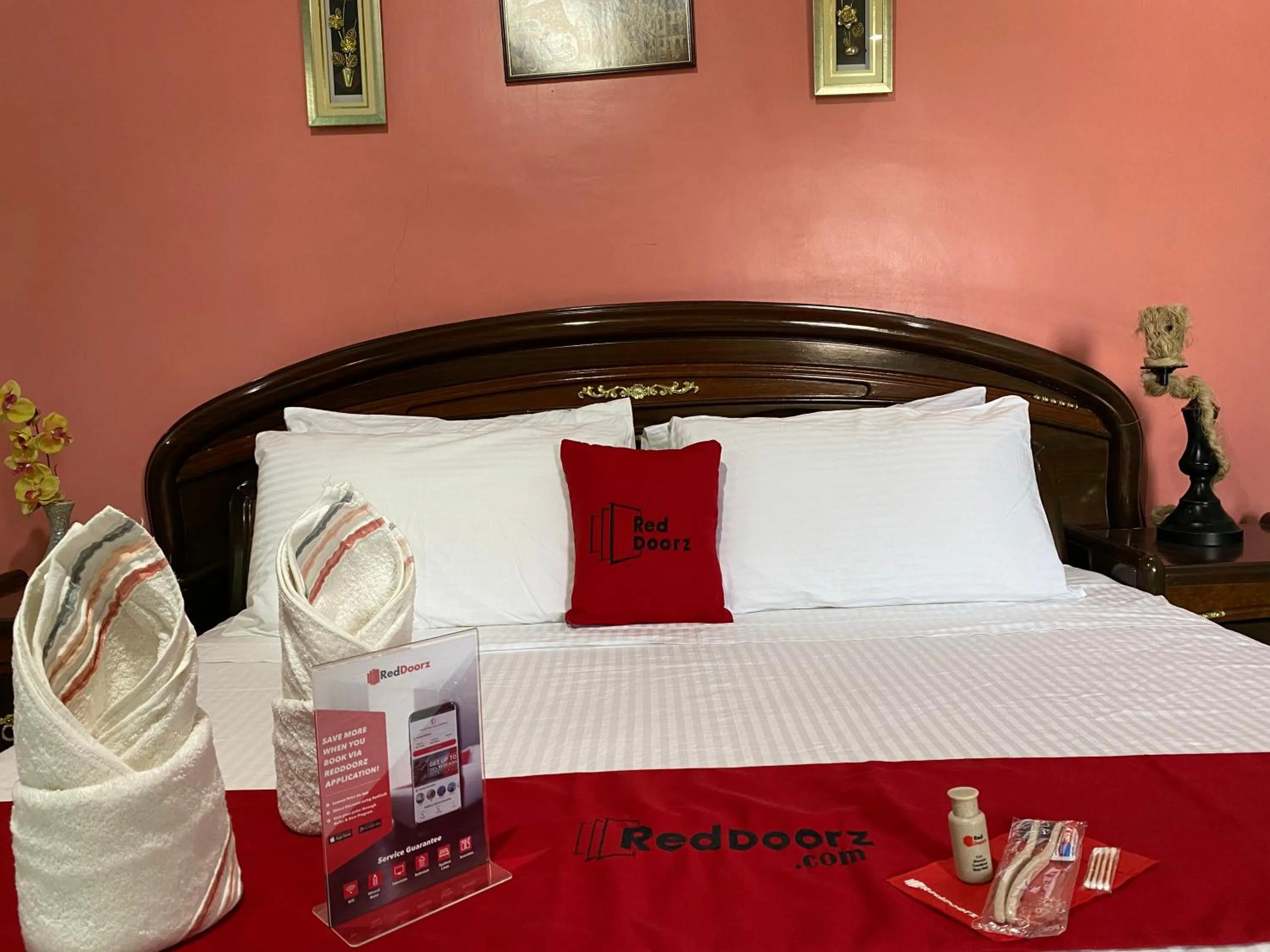 Photo of the whole room in RedDoorz Plus @ Lhexlyn Resort San Narciso
