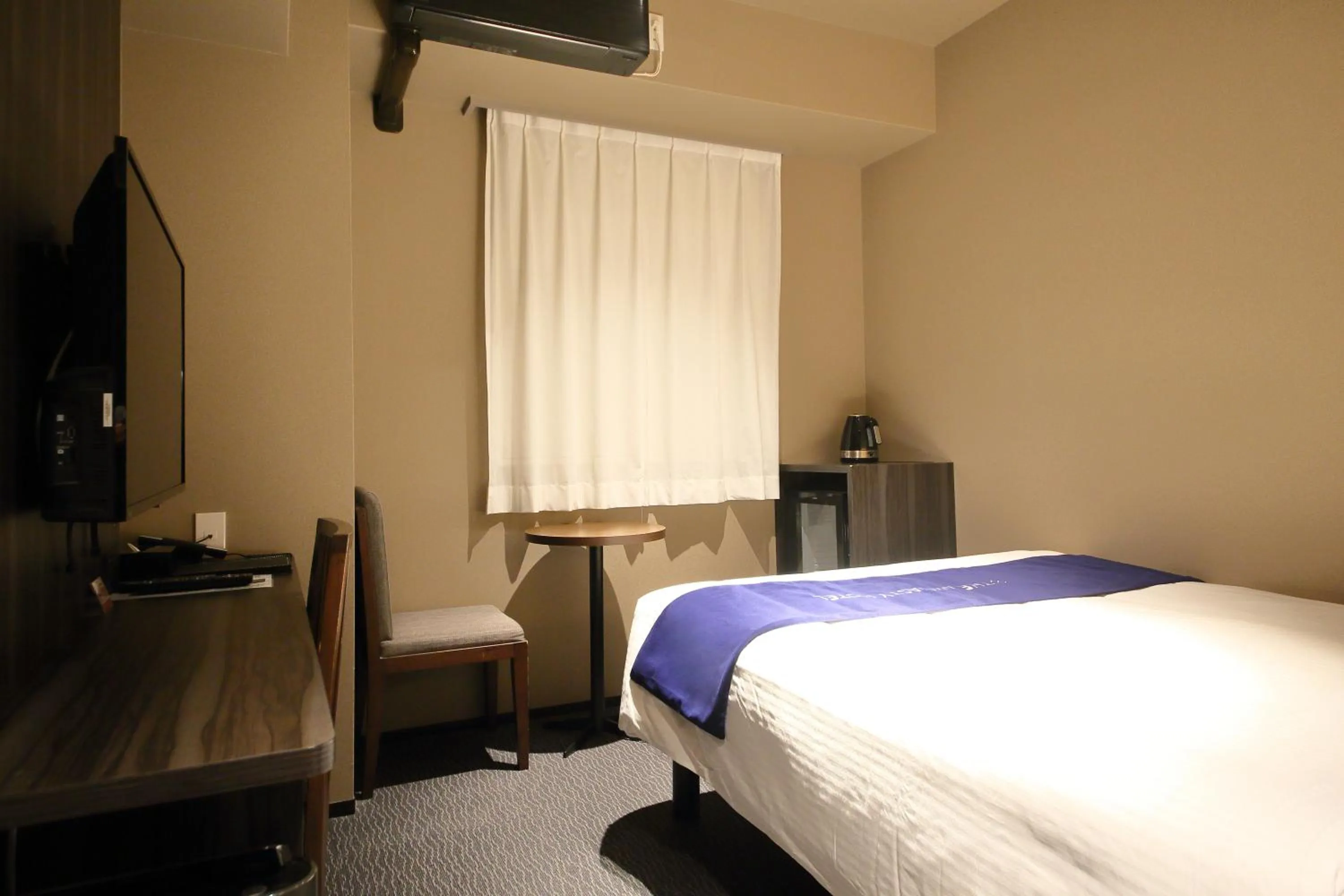 Photo of the whole room, Bed in Dynasty Hotel & Resort Osaka