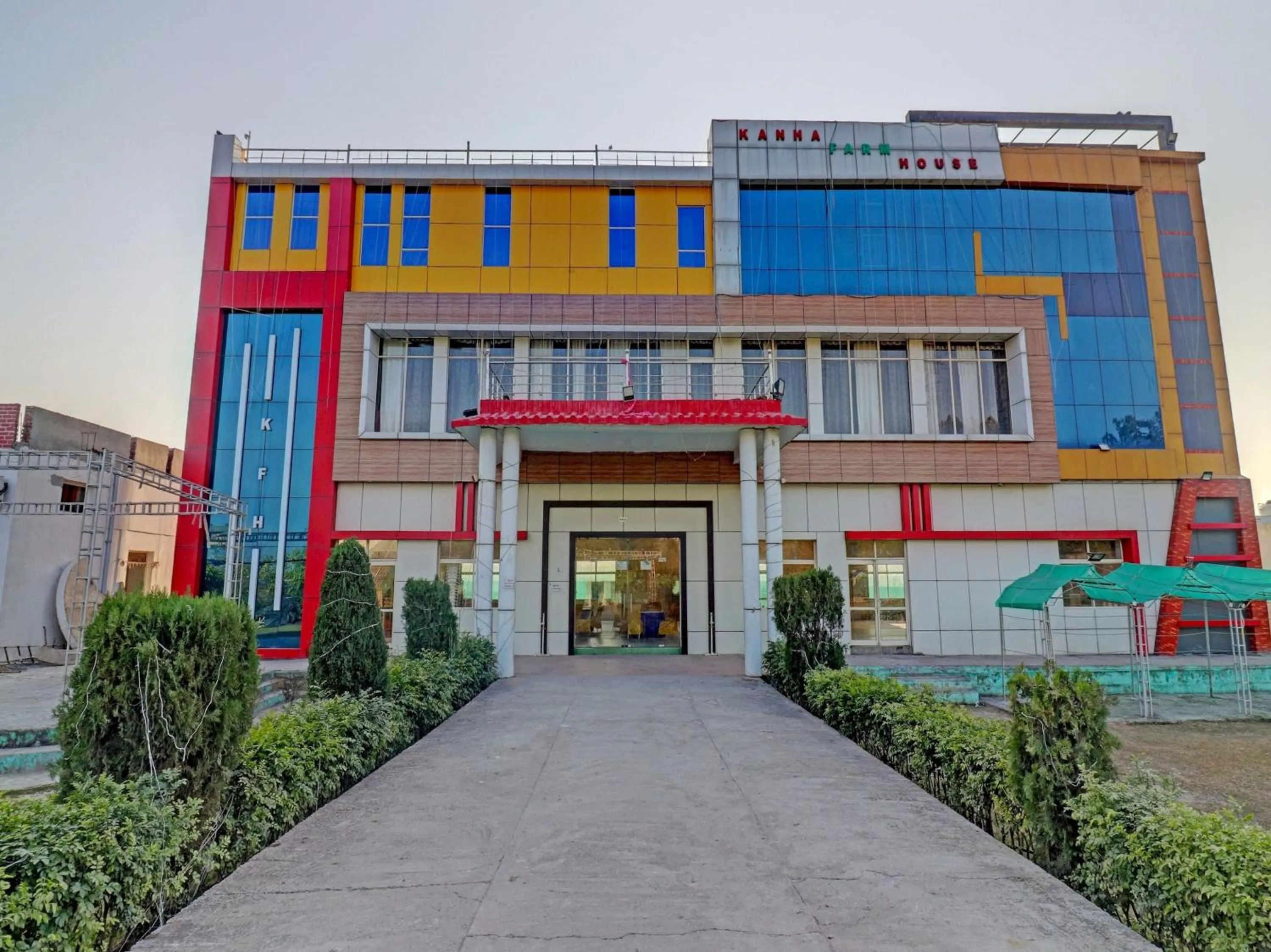 Capital O Kanha Resort