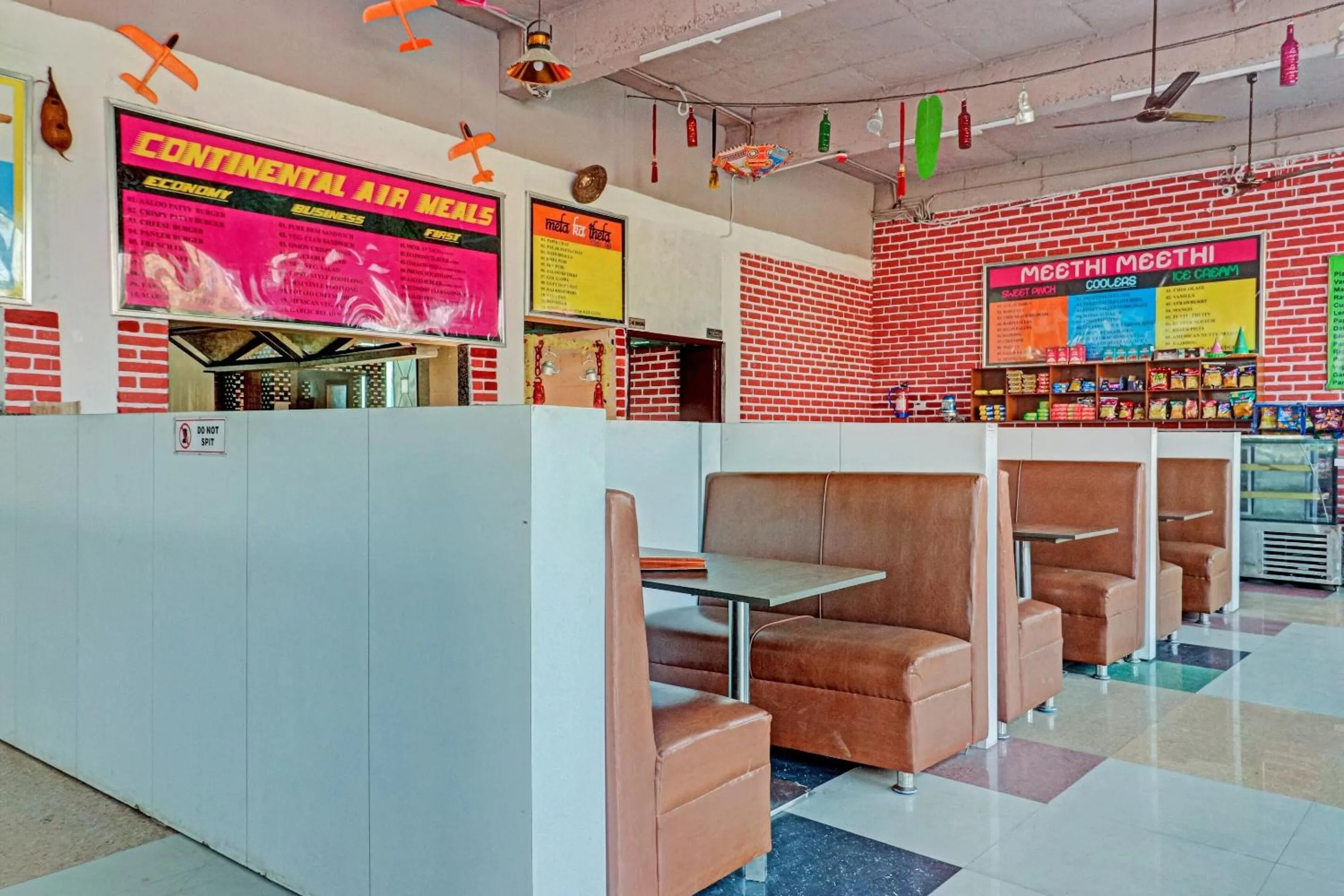 Restaurant/places to eat in Capital O Kanha Resort