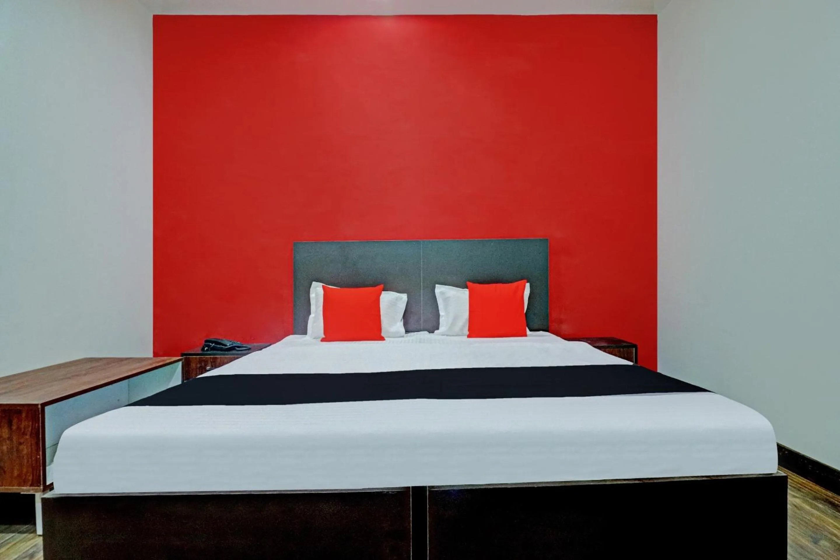 Bedroom, Bed in Capital O Kanha Resort