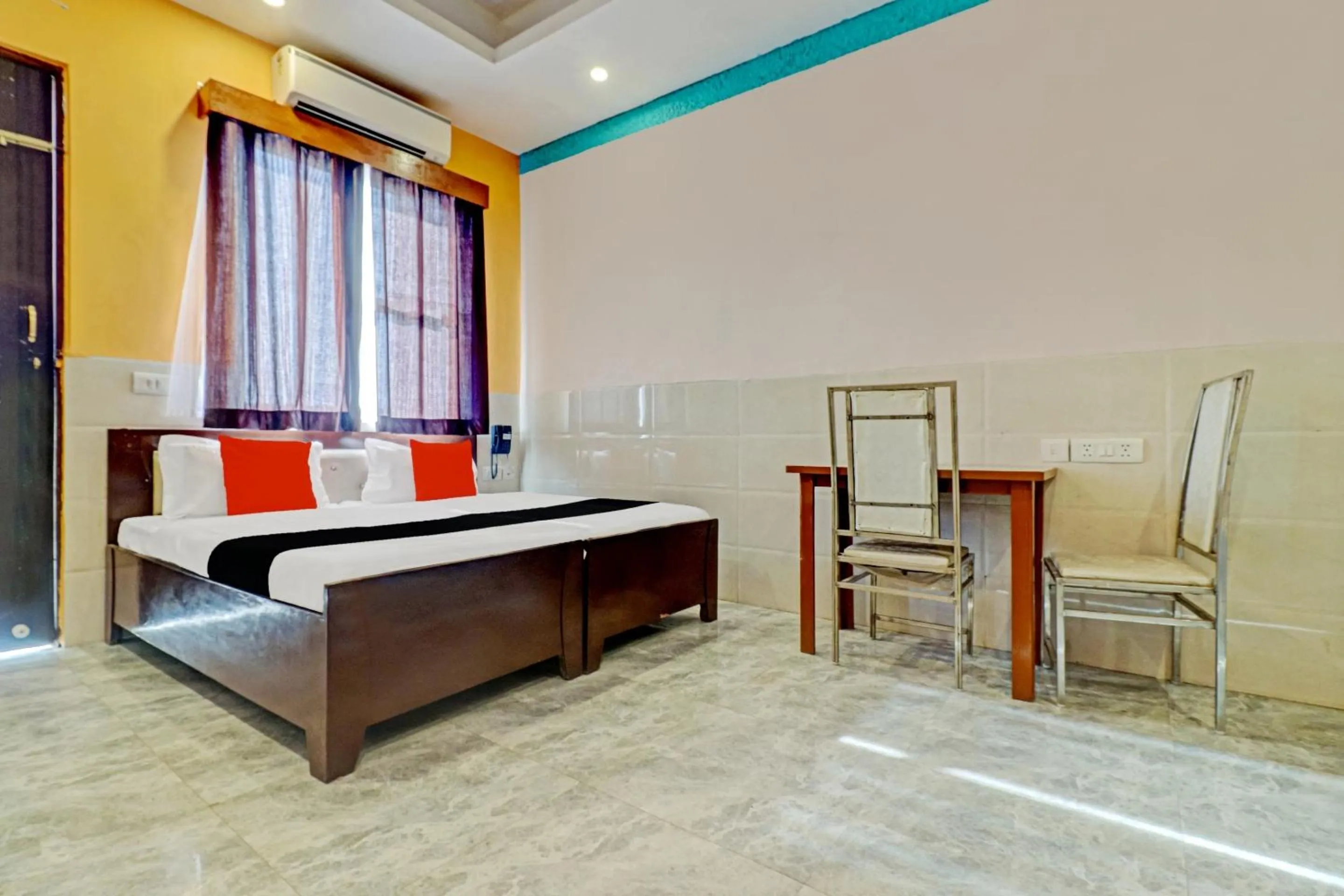 Bedroom, Bed in Capital O Kanha Resort