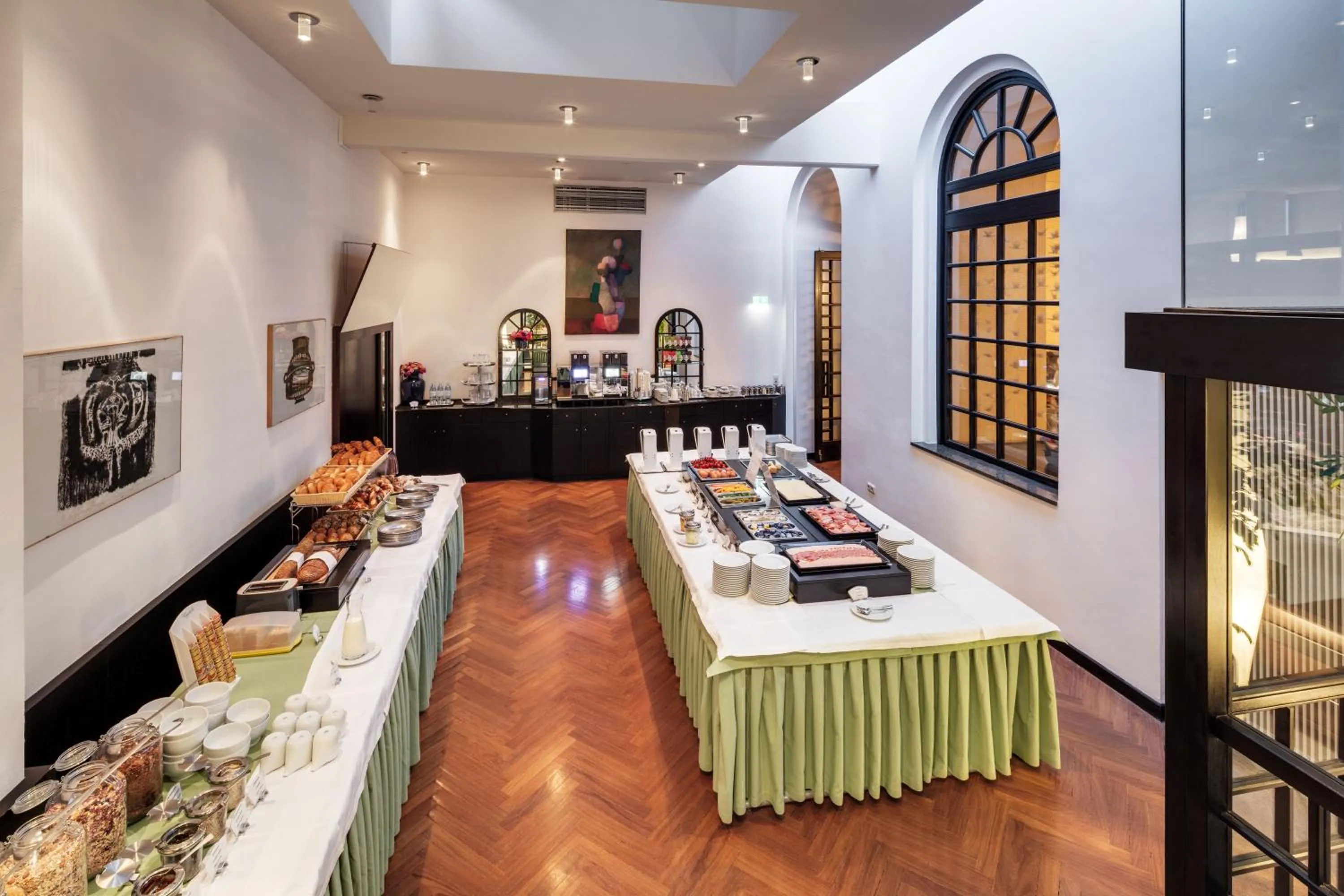 Buffet breakfast in Hotel Central