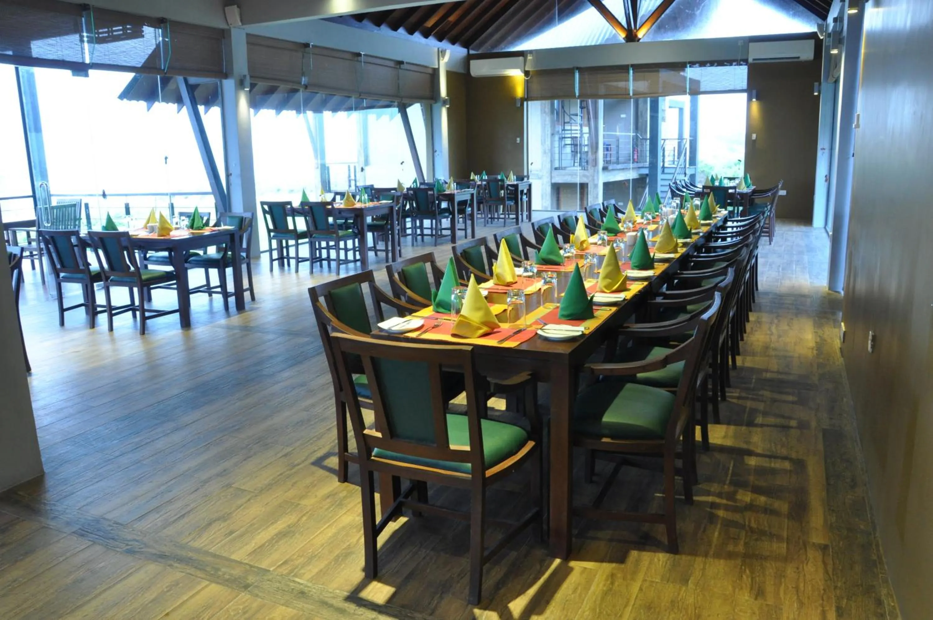 Restaurant/places to eat in Laya Safari Resorts & Spa