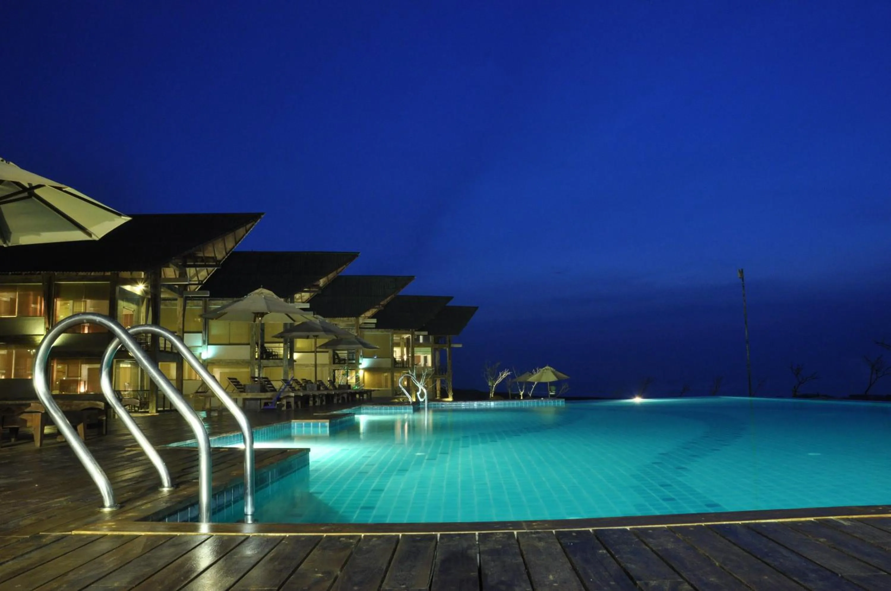 Swimming pool in Laya Safari Resorts & Spa