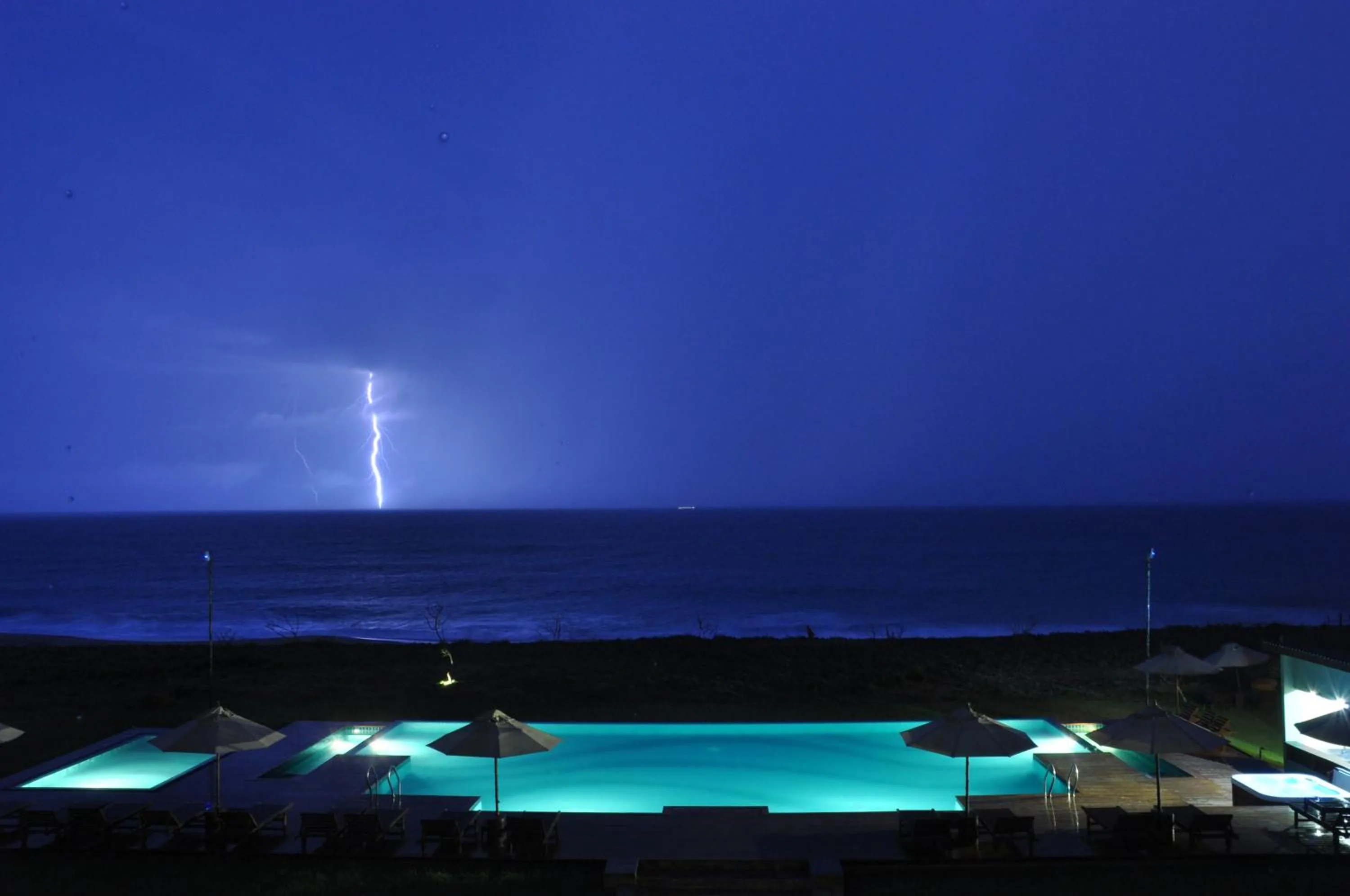Swimming pool in Laya Safari Resorts & Spa
