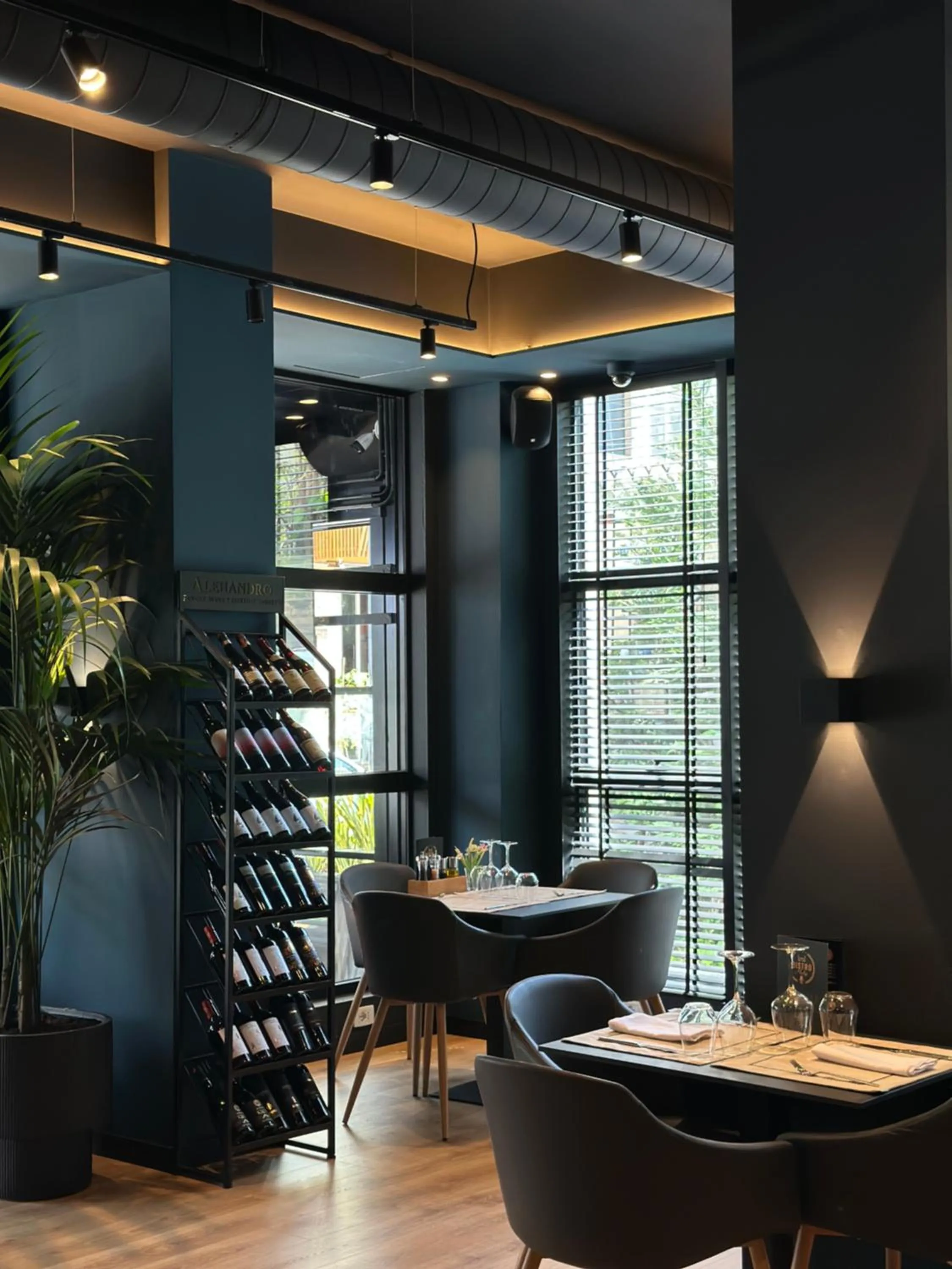 Restaurant/places to eat in Mulaj Hotel