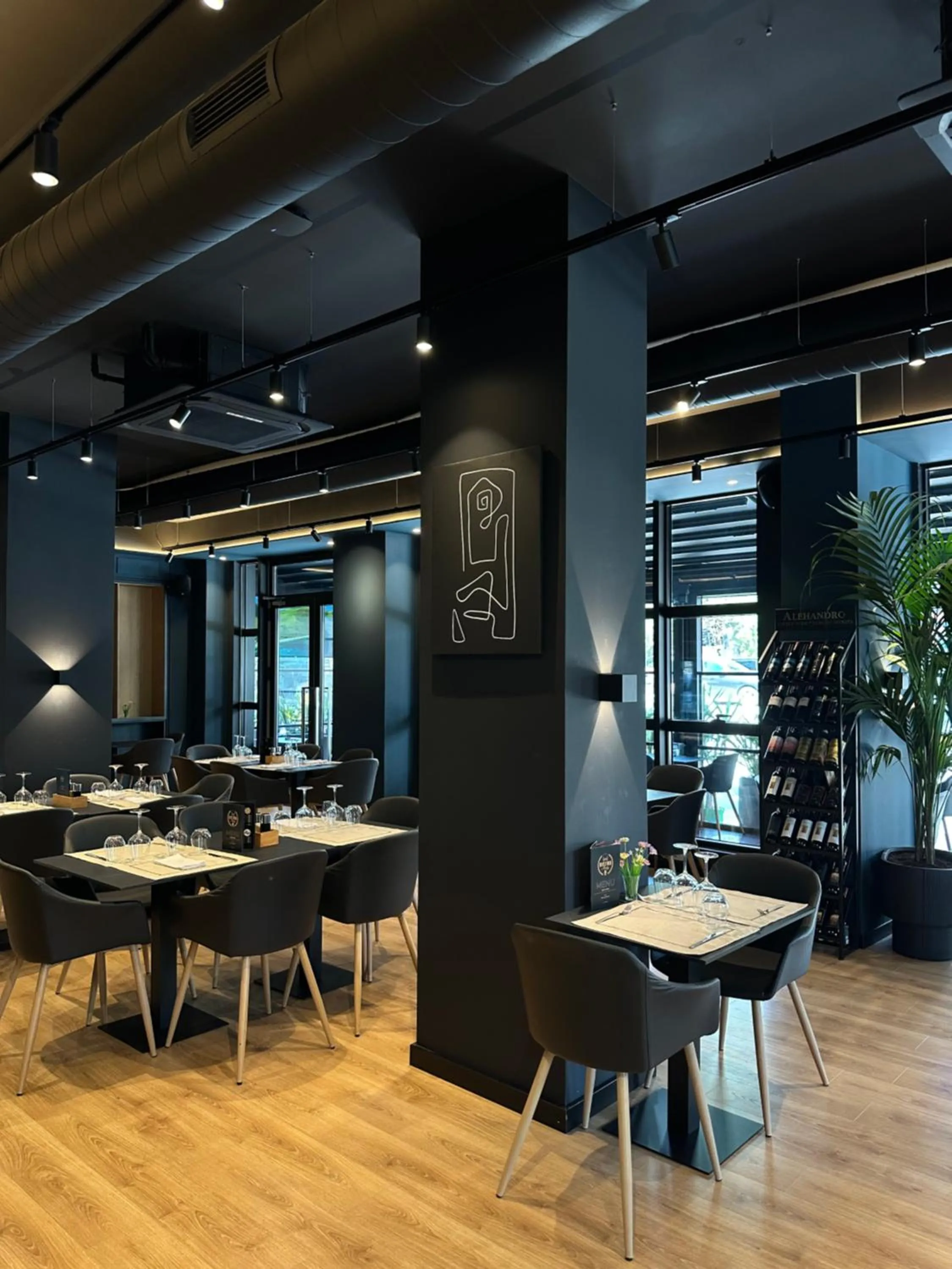 Restaurant/places to eat in Mulaj Hotel