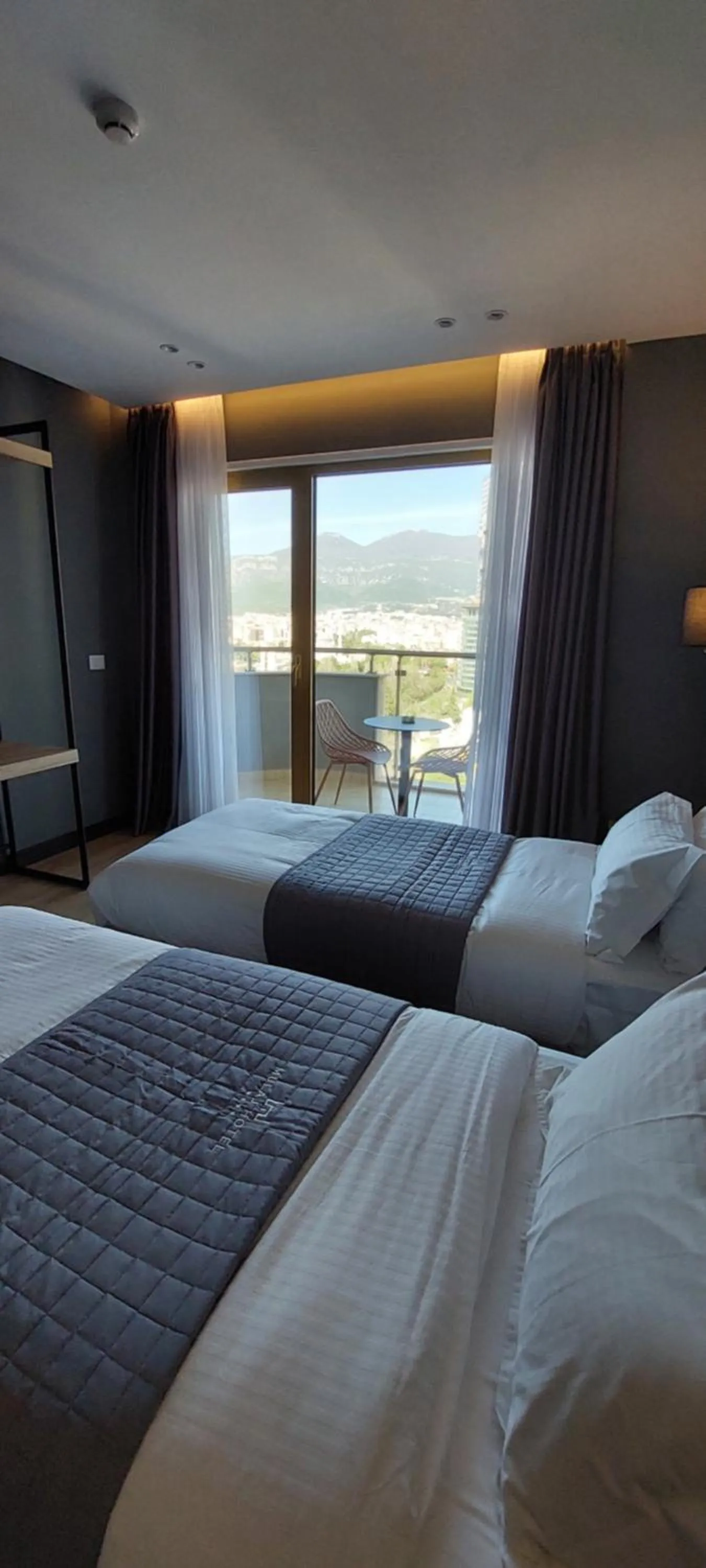 Balcony/Terrace, Bed in Mulaj Hotel