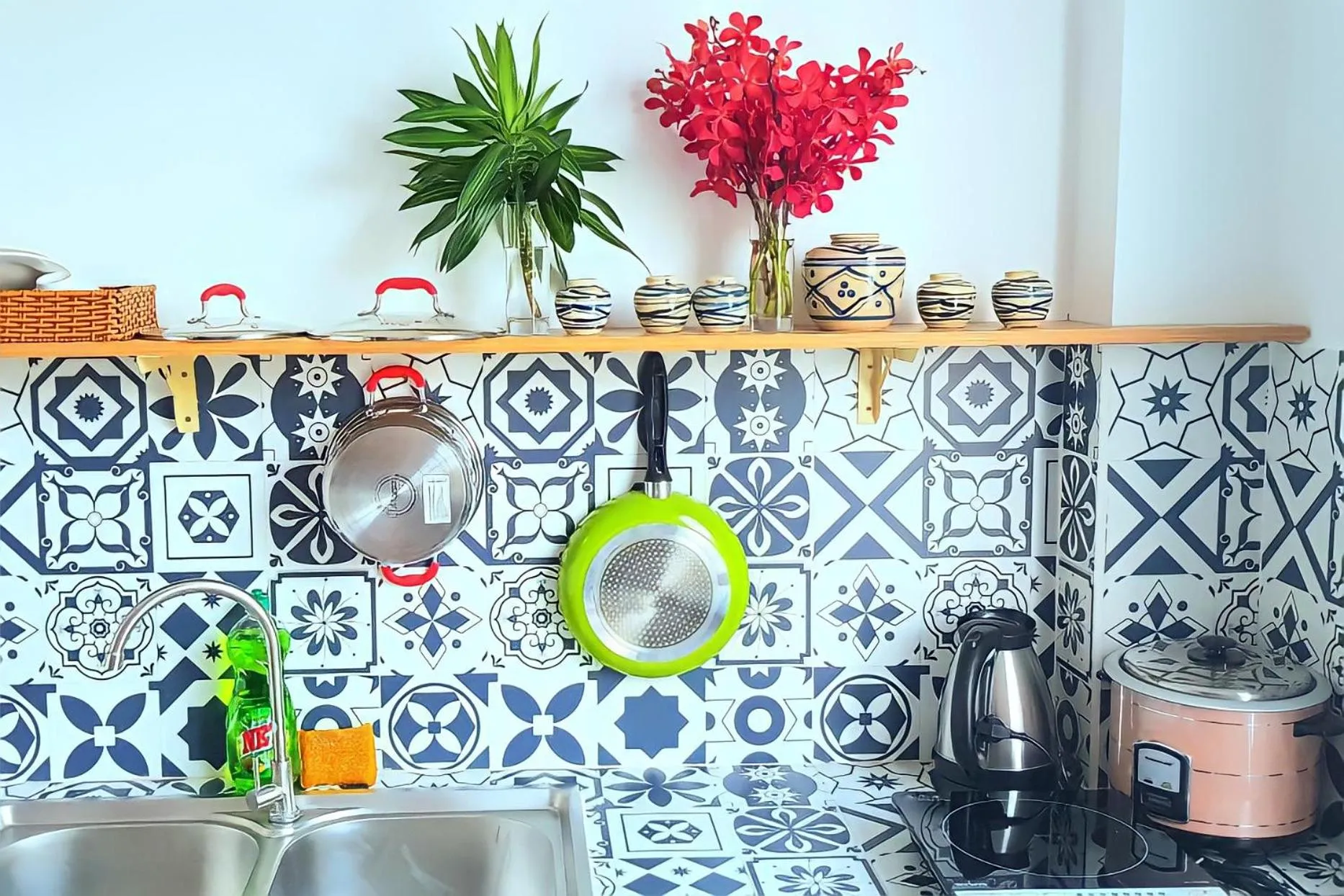 Kitchen or kitchenette in Mekong 69 Hostel