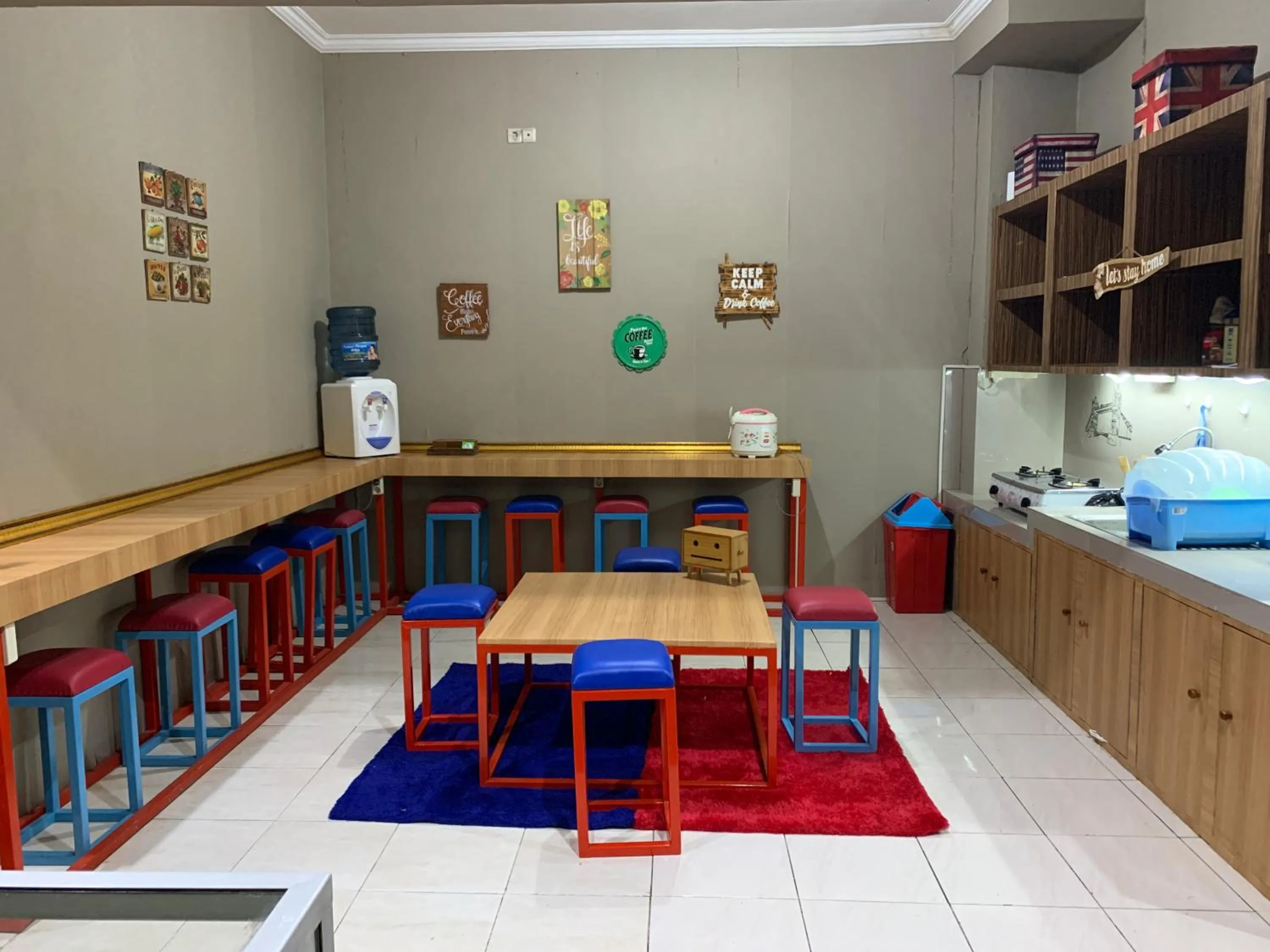 RedDoorz near Gembira Loka Zoo 3