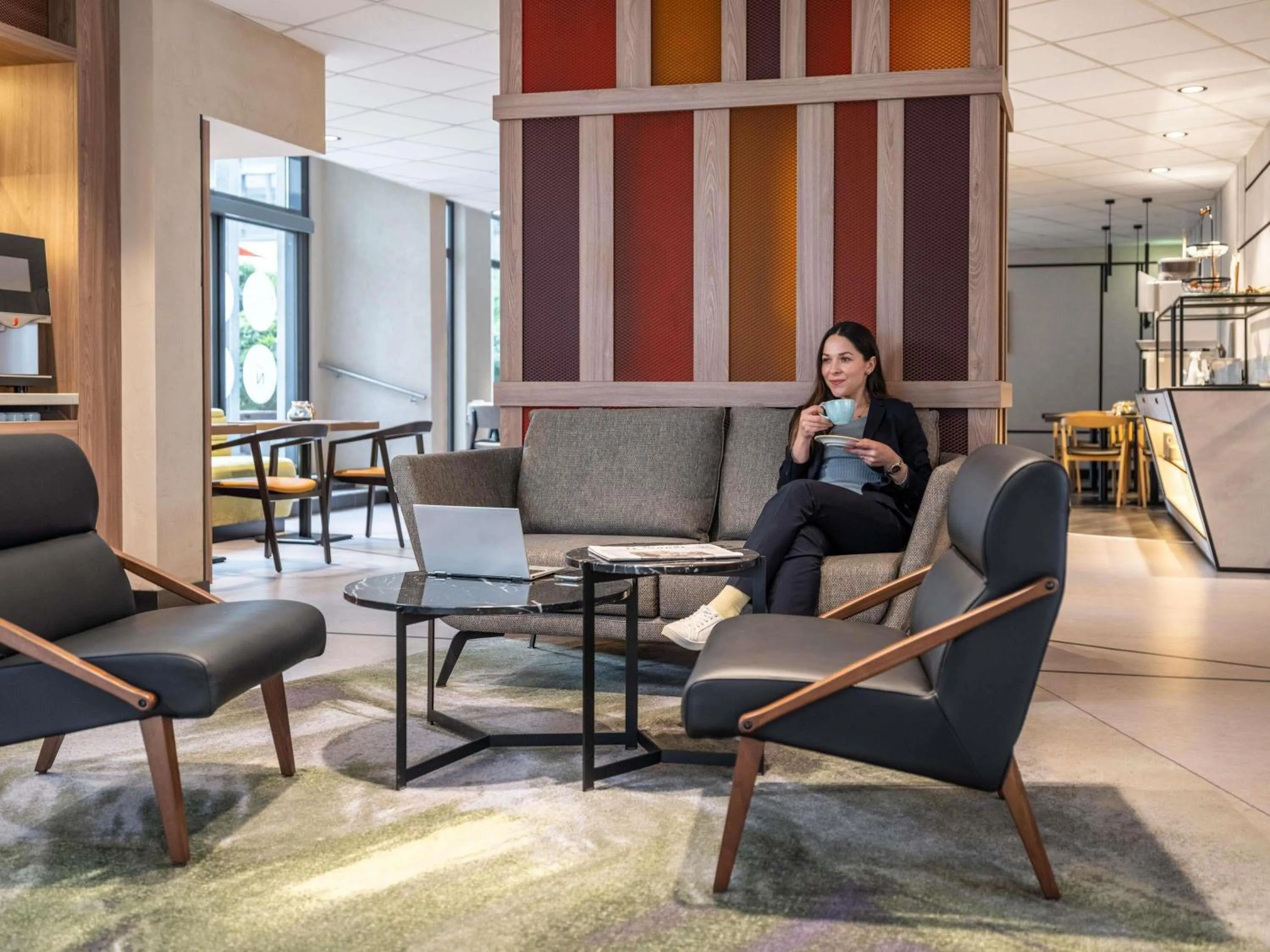 Lounge or bar in Novotel Suites Wien City Donau