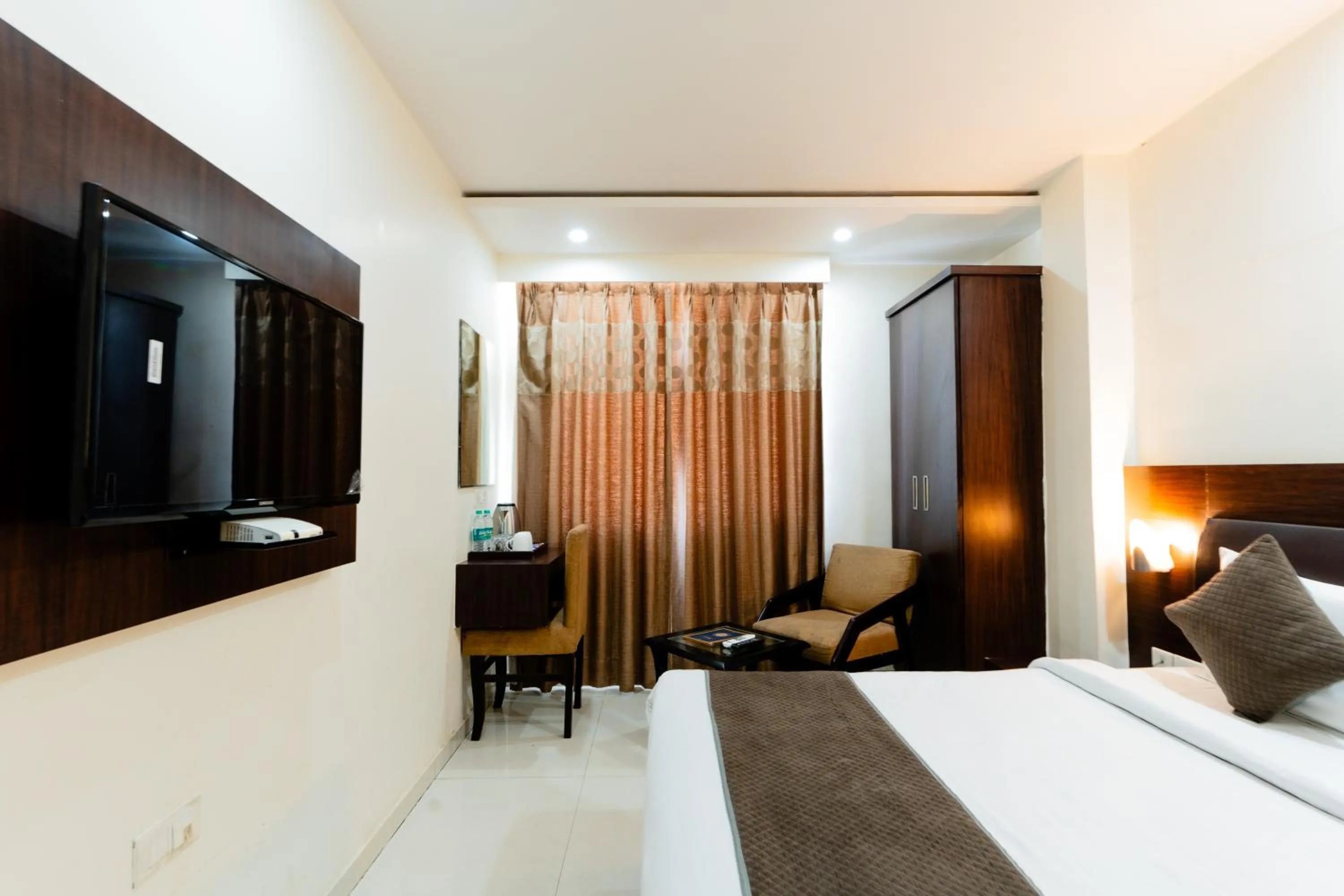 Photo of the whole room in Hotel Krishna by KeyMagics