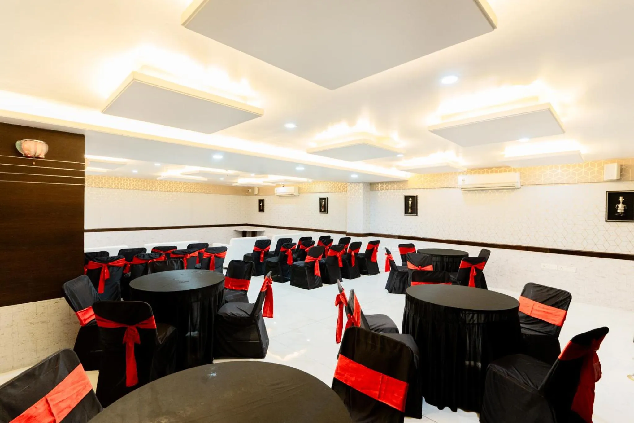 Banquet/Function facilities in Hotel Krishna by KeyMagics