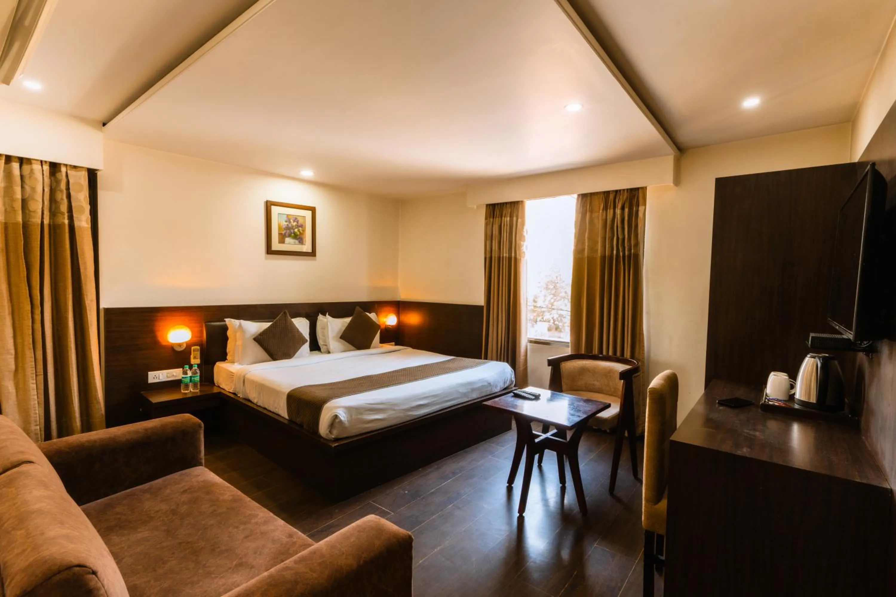 Photo of the whole room in Hotel Krishna by KeyMagics