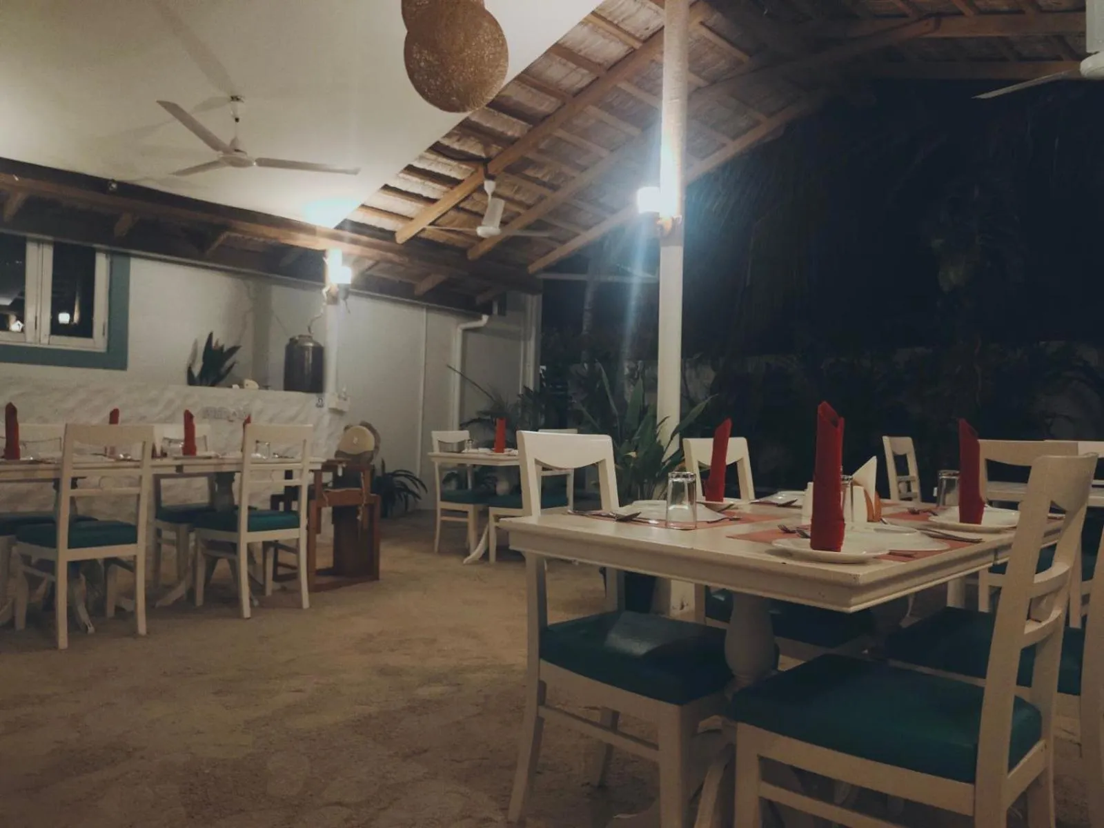 Vaali Maldives Island Escapes & Dive