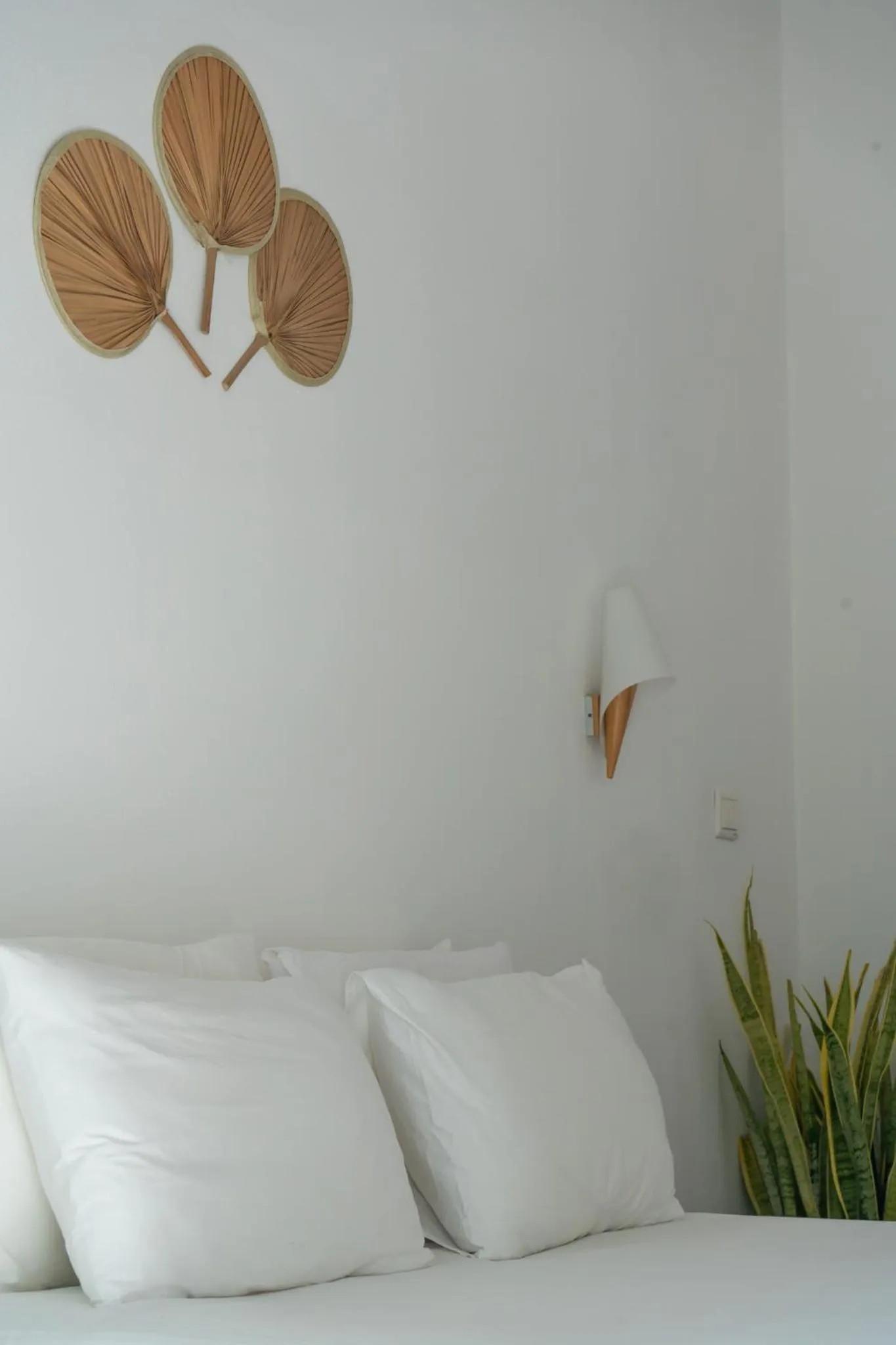 Bed in Vaali Maldives Island Escapes & Dive