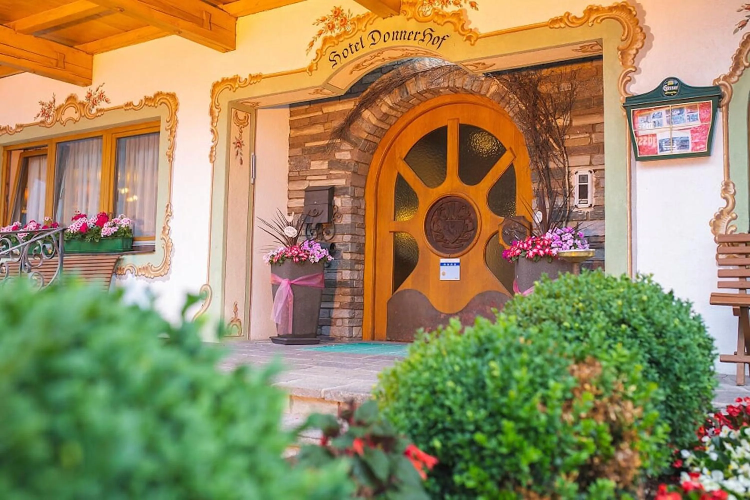 Facade/entrance in Hotel Donnerhof