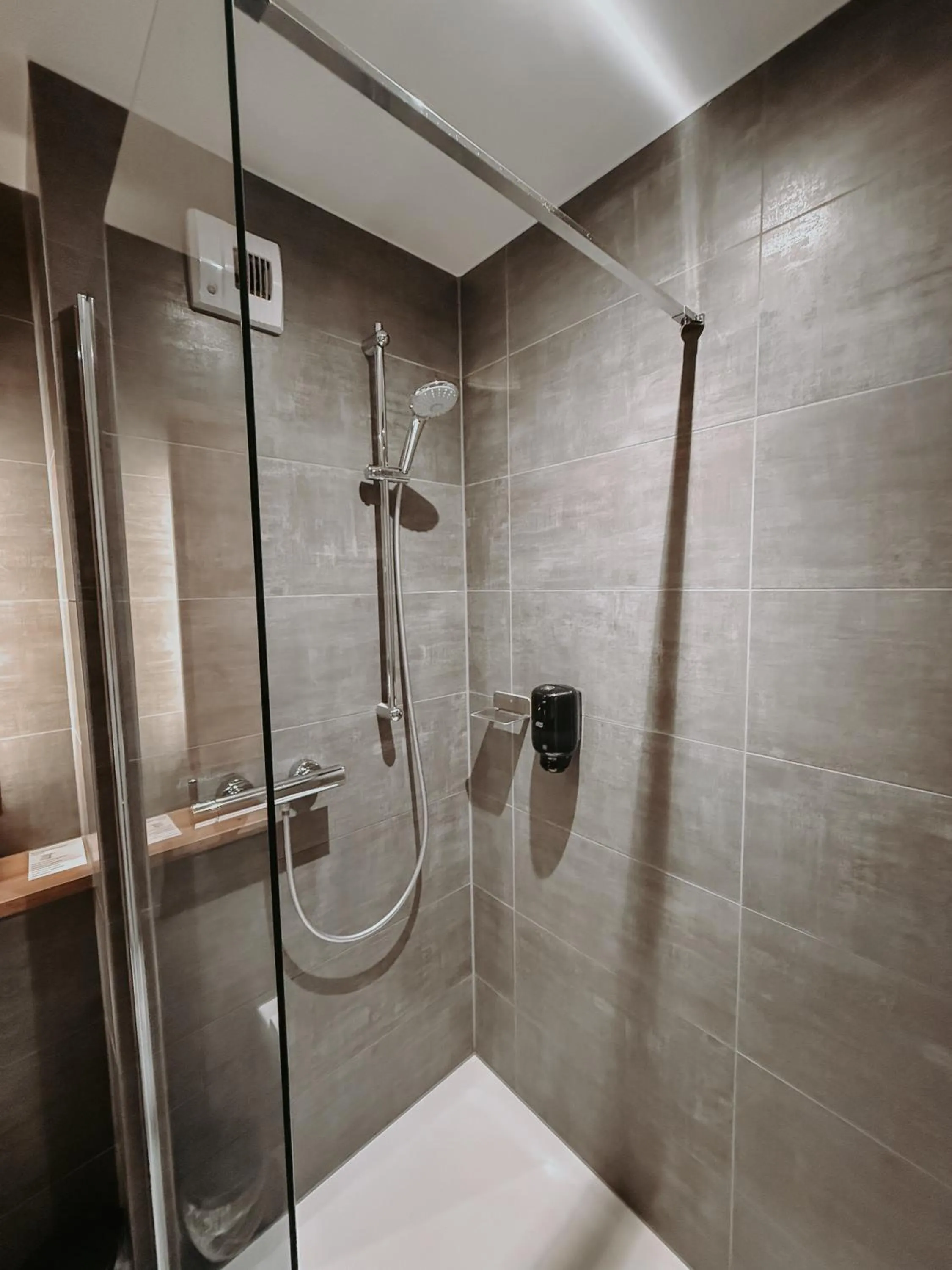 Shower in Kolping-Hotel