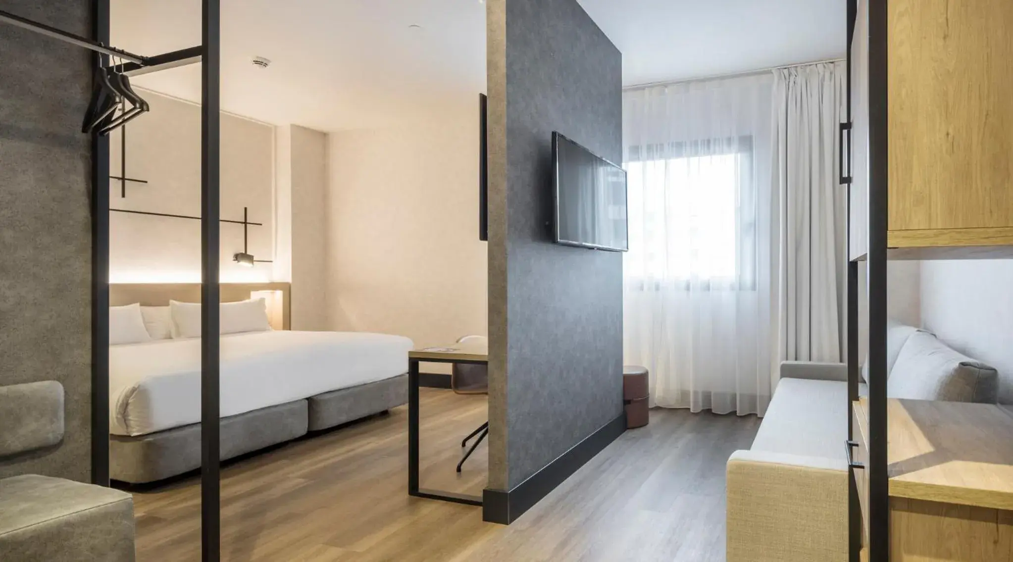 Deluxe Room in Hotel Ilunion San Mamés Deluxe Room in Hotel Ilunion San Mamés