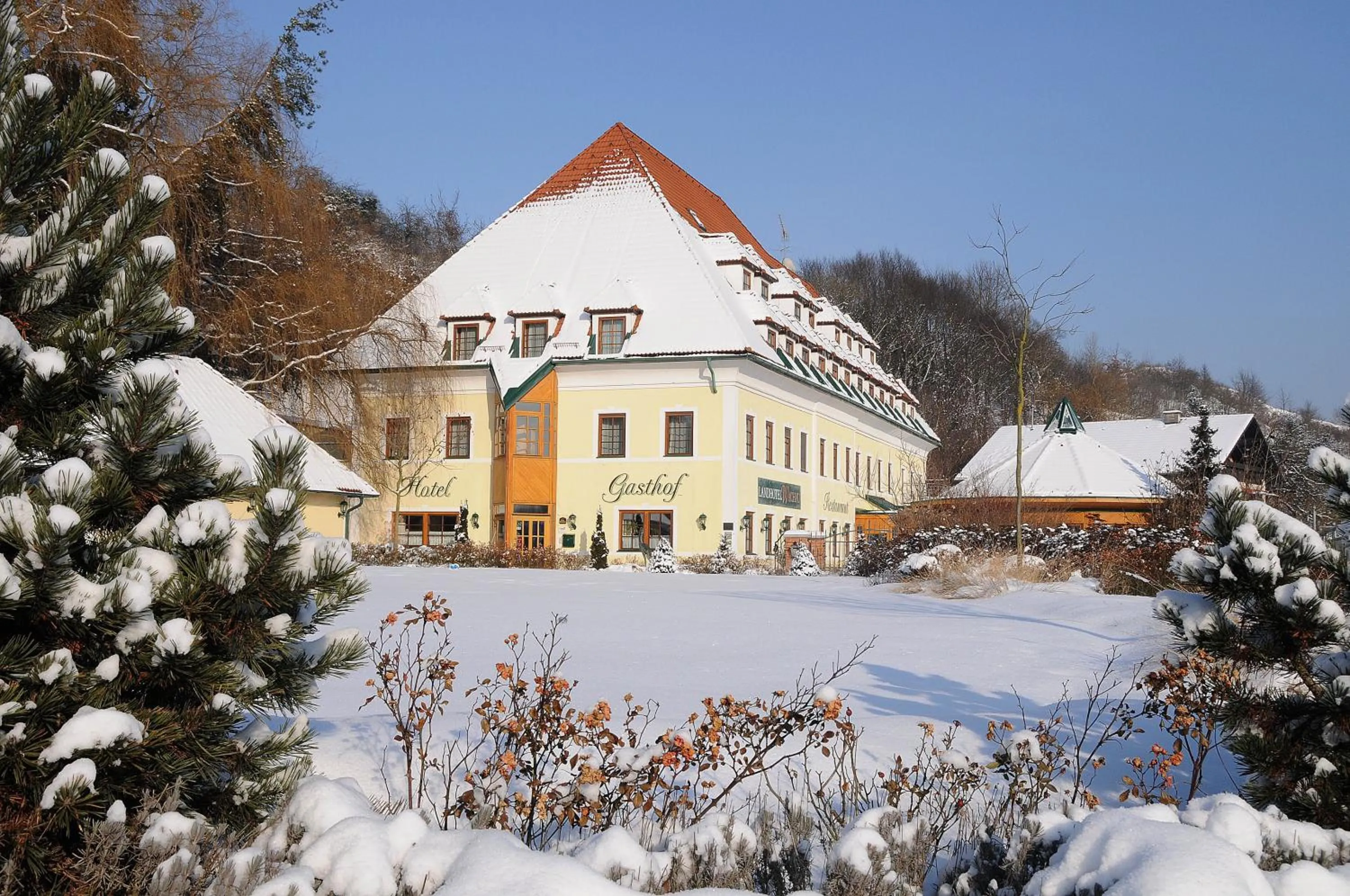 Facade/entrance in Landhotel Wachau - Hotel Garni