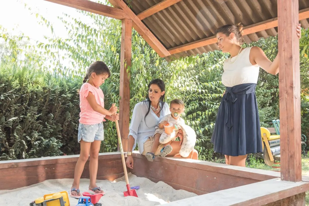 Children play ground in Landhotel Wachau - Hotel Garni