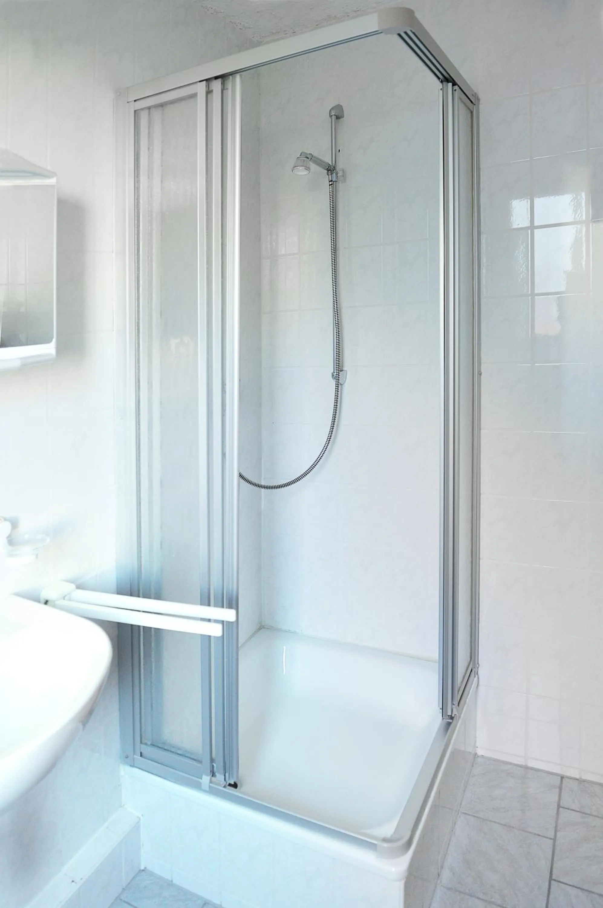 Shower in Pension Damköhler Thale OT Westerhausen