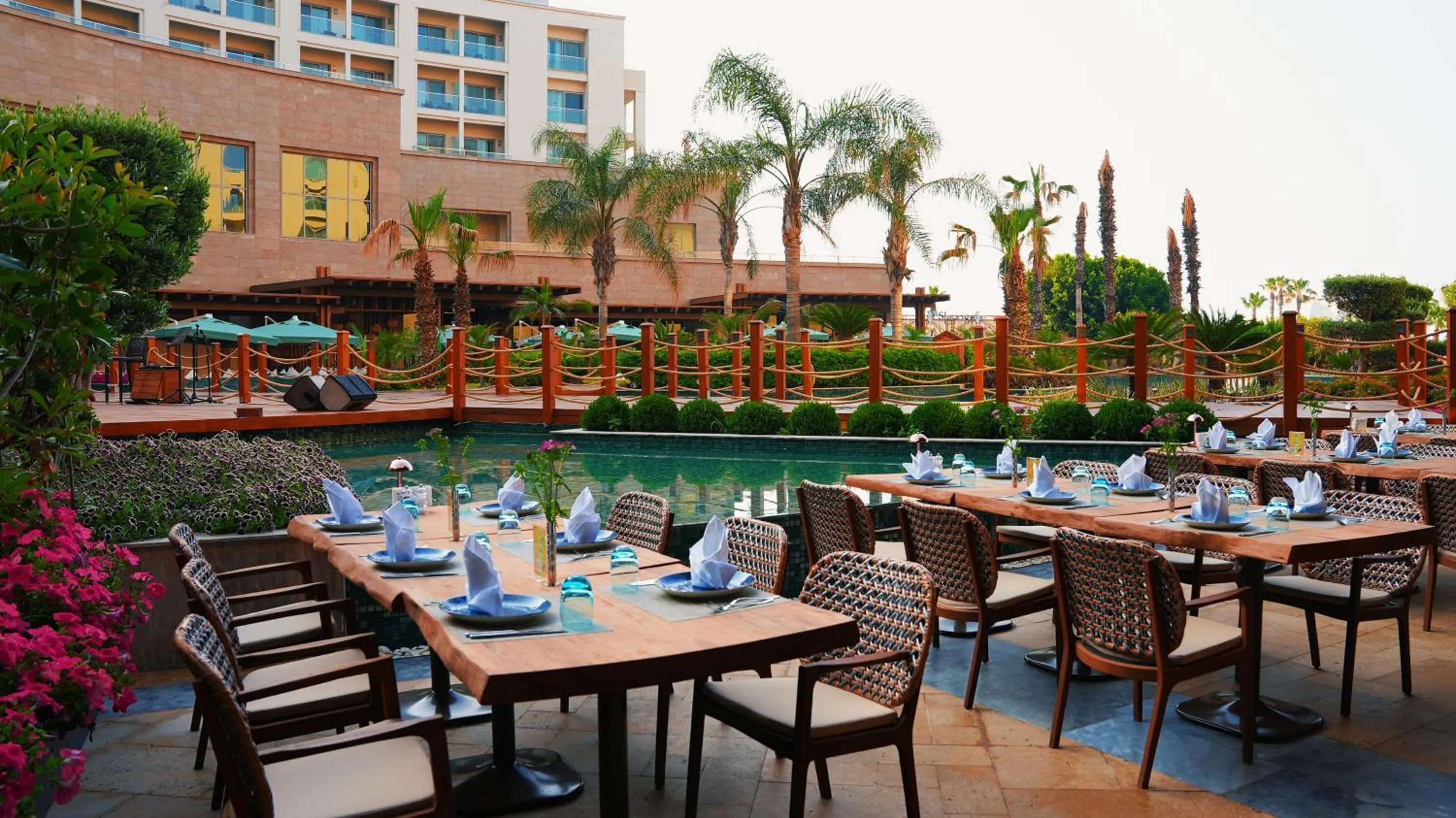 Restaurant/places to eat in Kaya Palazzo Golf Resort