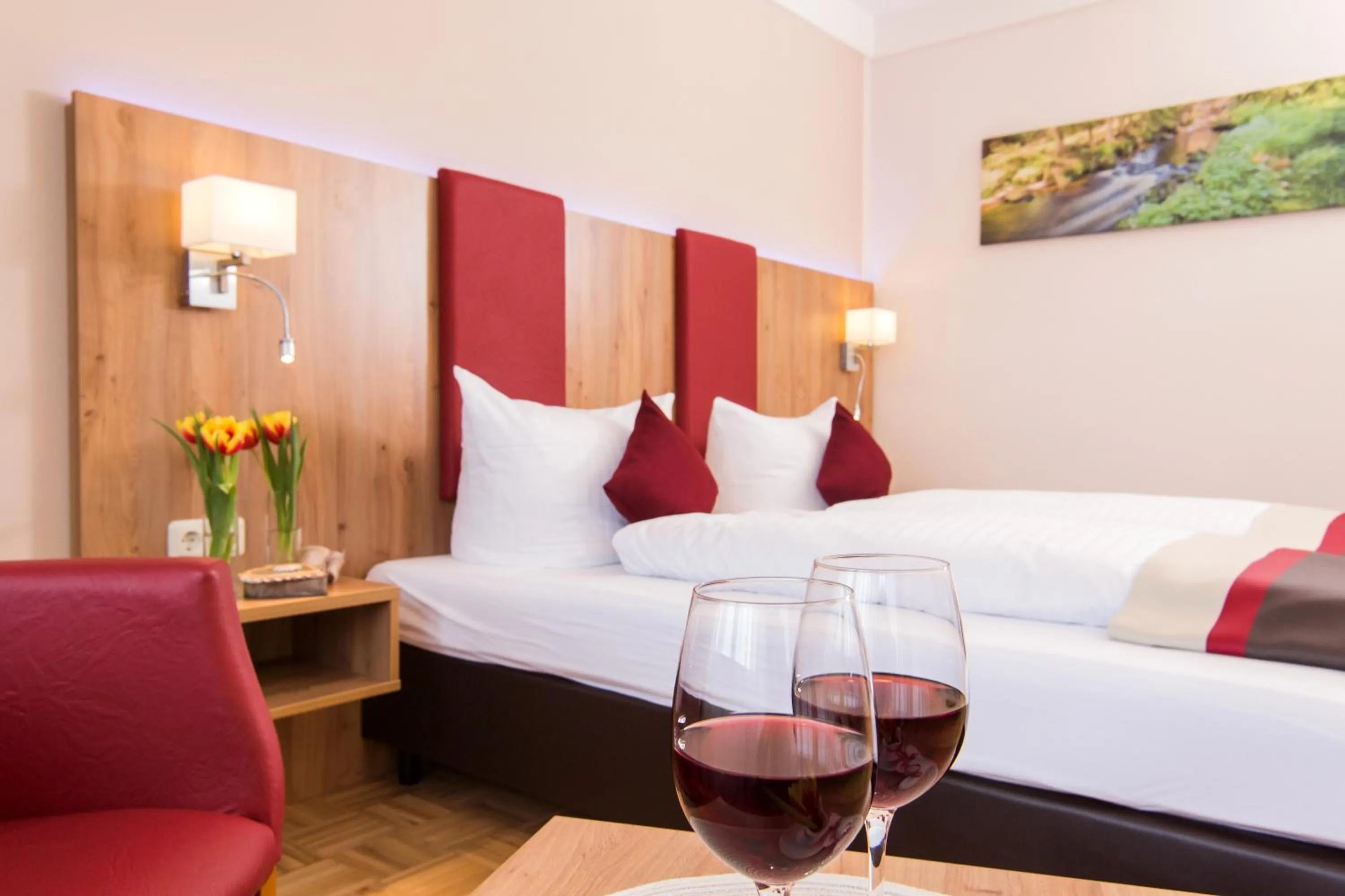 Photo of the whole room, Bed in Genusshotel "Zum Wendl"