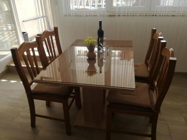 Dining area in Apartments Klanac