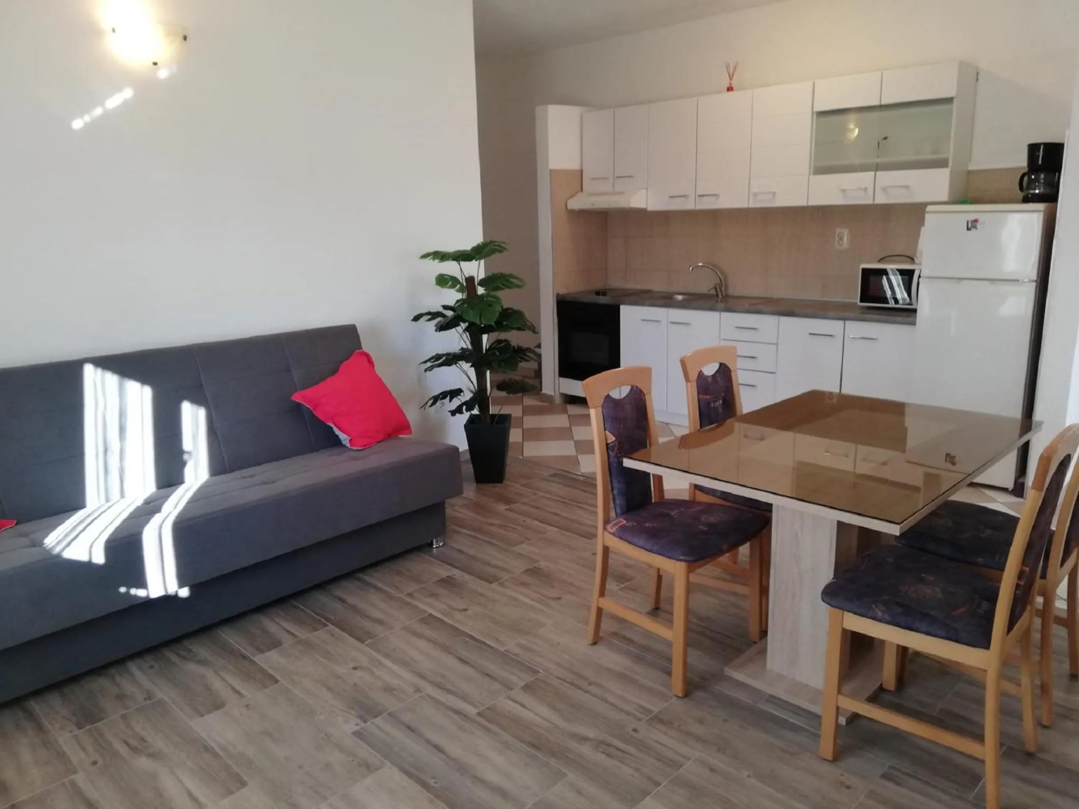 Dining area in Apartments Klanac