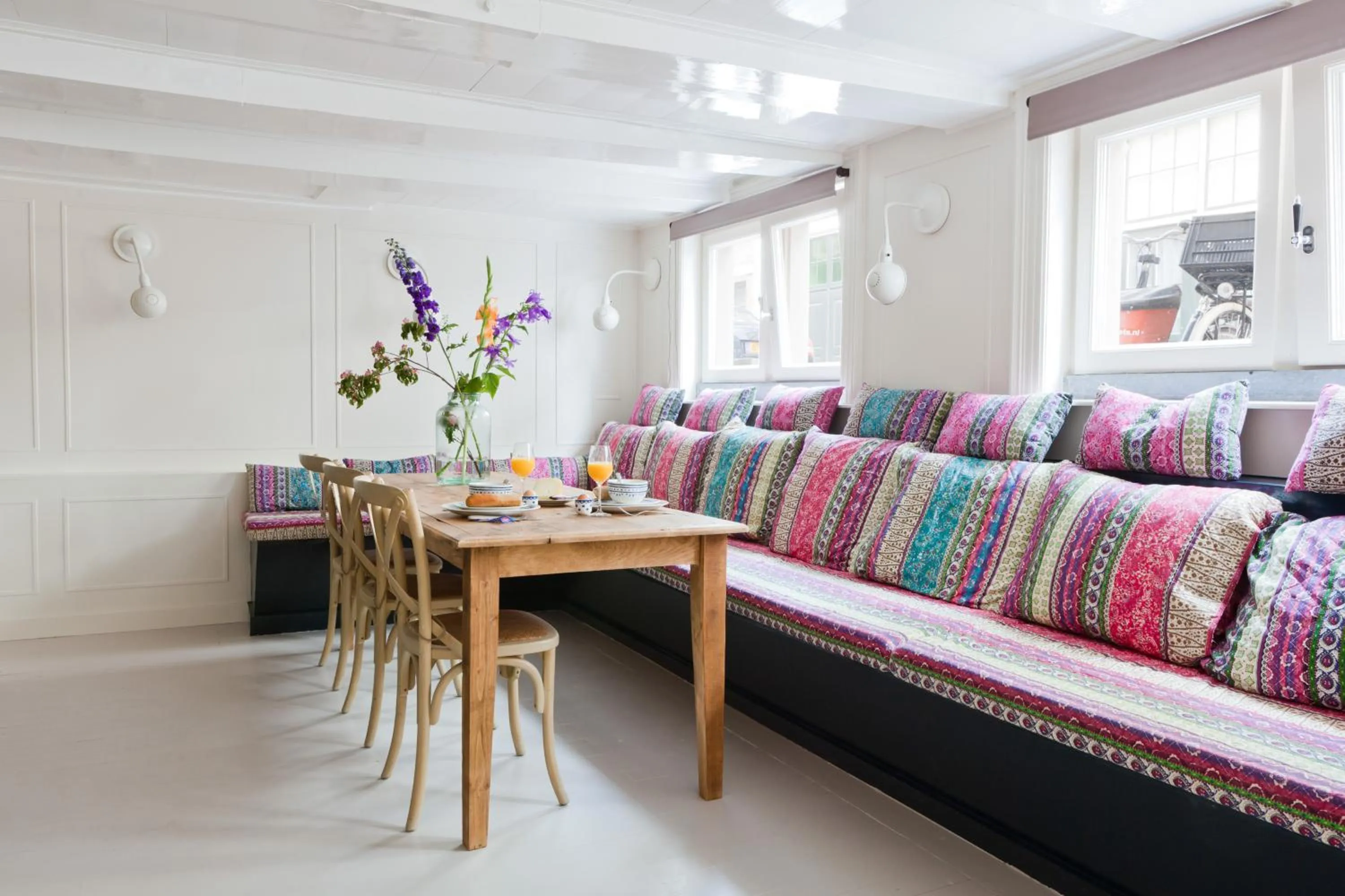 Dining area in Luna's Hideaway