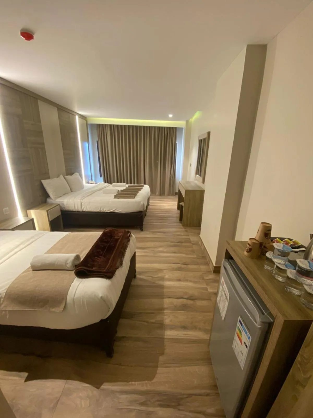 Bedroom, Bed in Mass Paradise Hotel