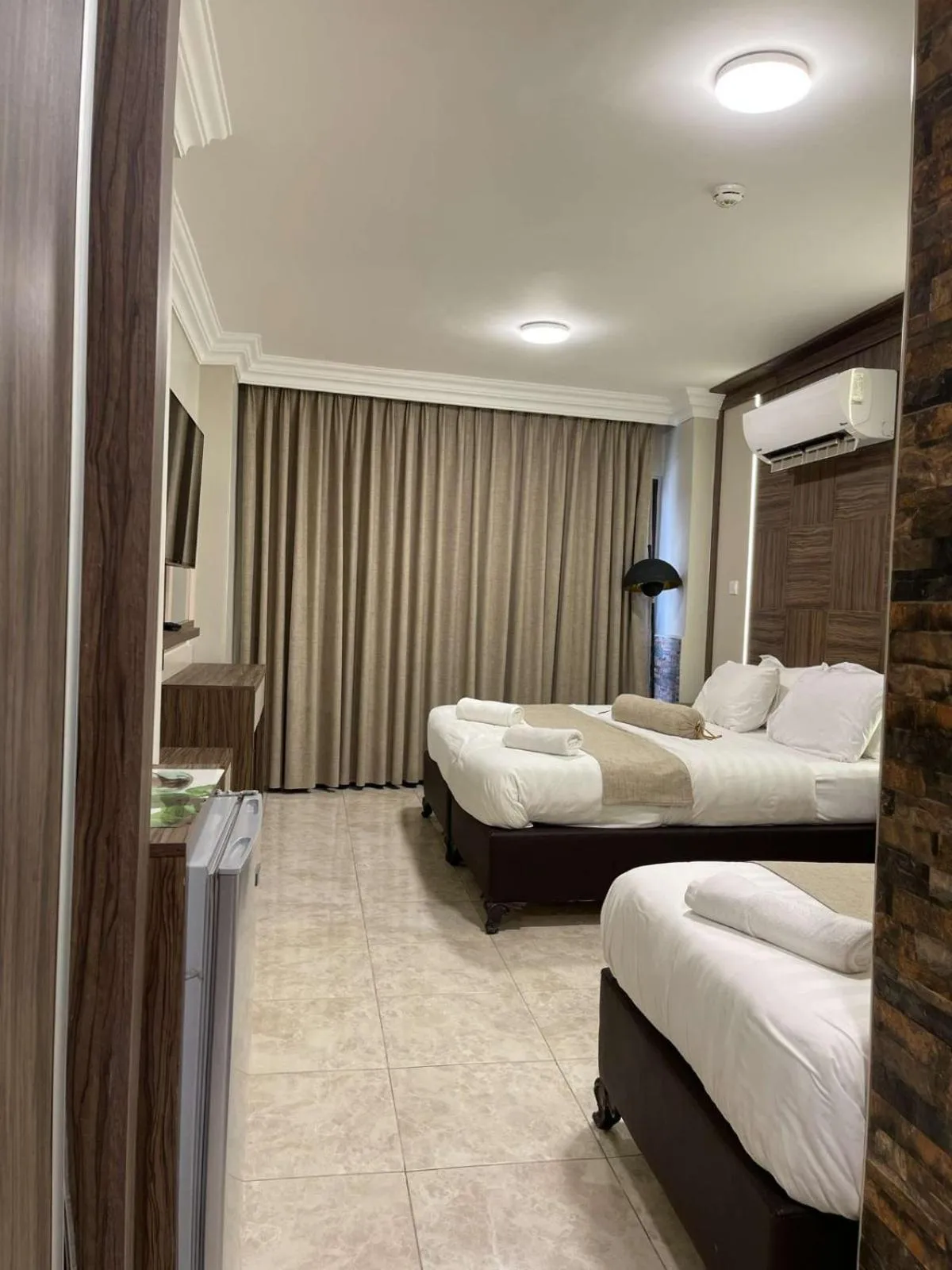 Deluxe Triple Room in Mass Paradise Hotel