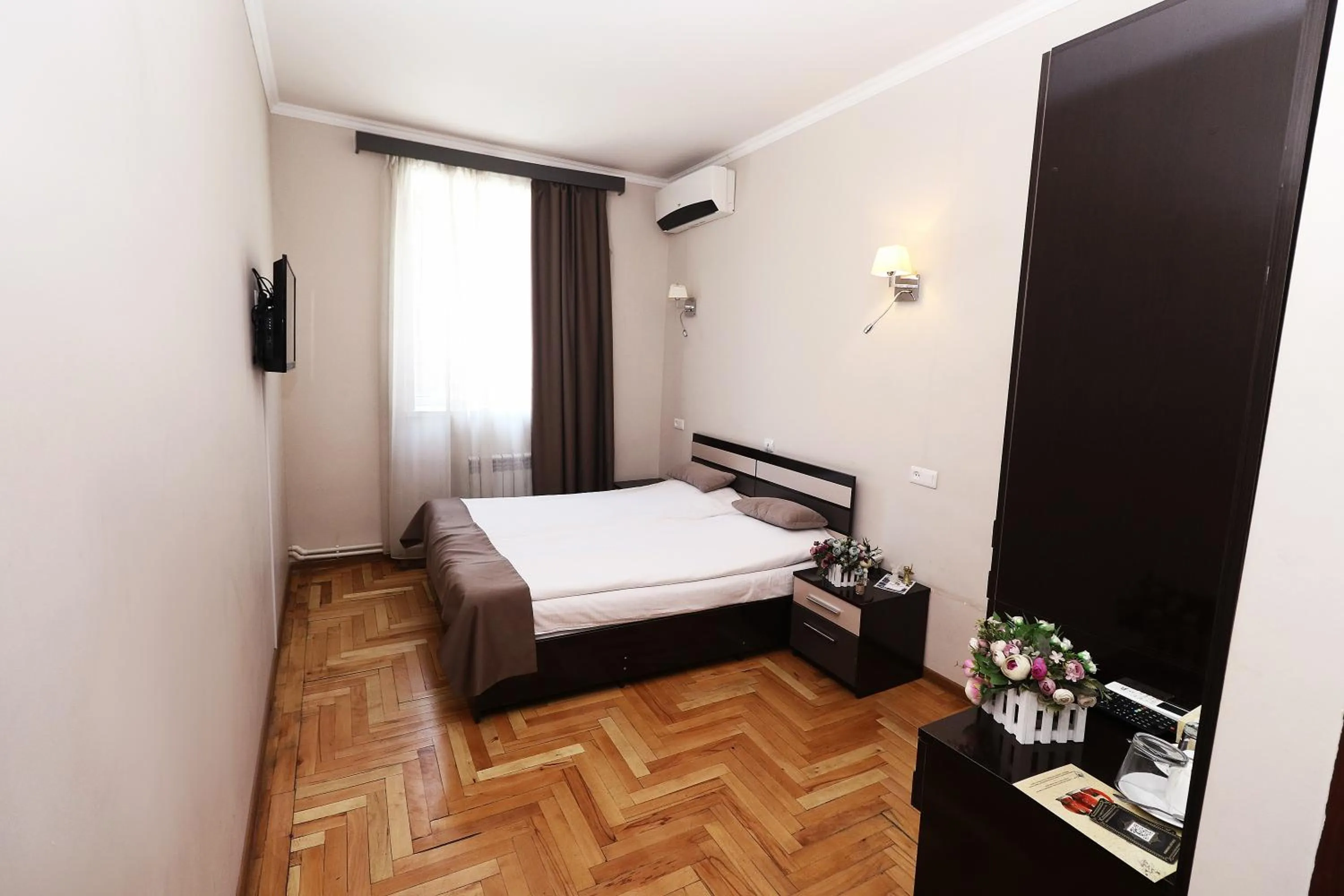 Bedroom, Bed in Hotel Tigran Mets Yerevan