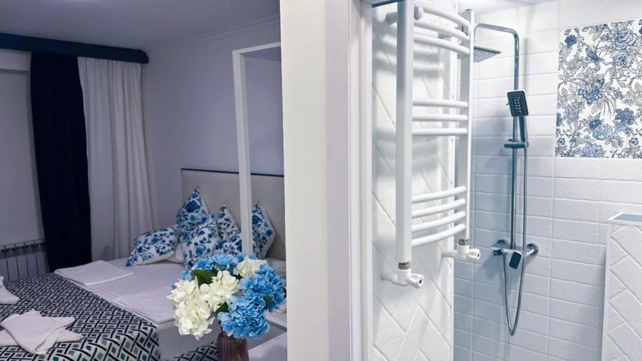 Shower in Hotel Tigran Mets Yerevan