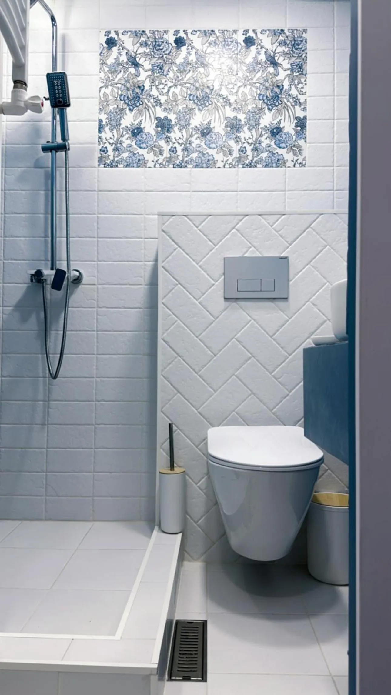 Shower in Hotel Tigran Mets Yerevan