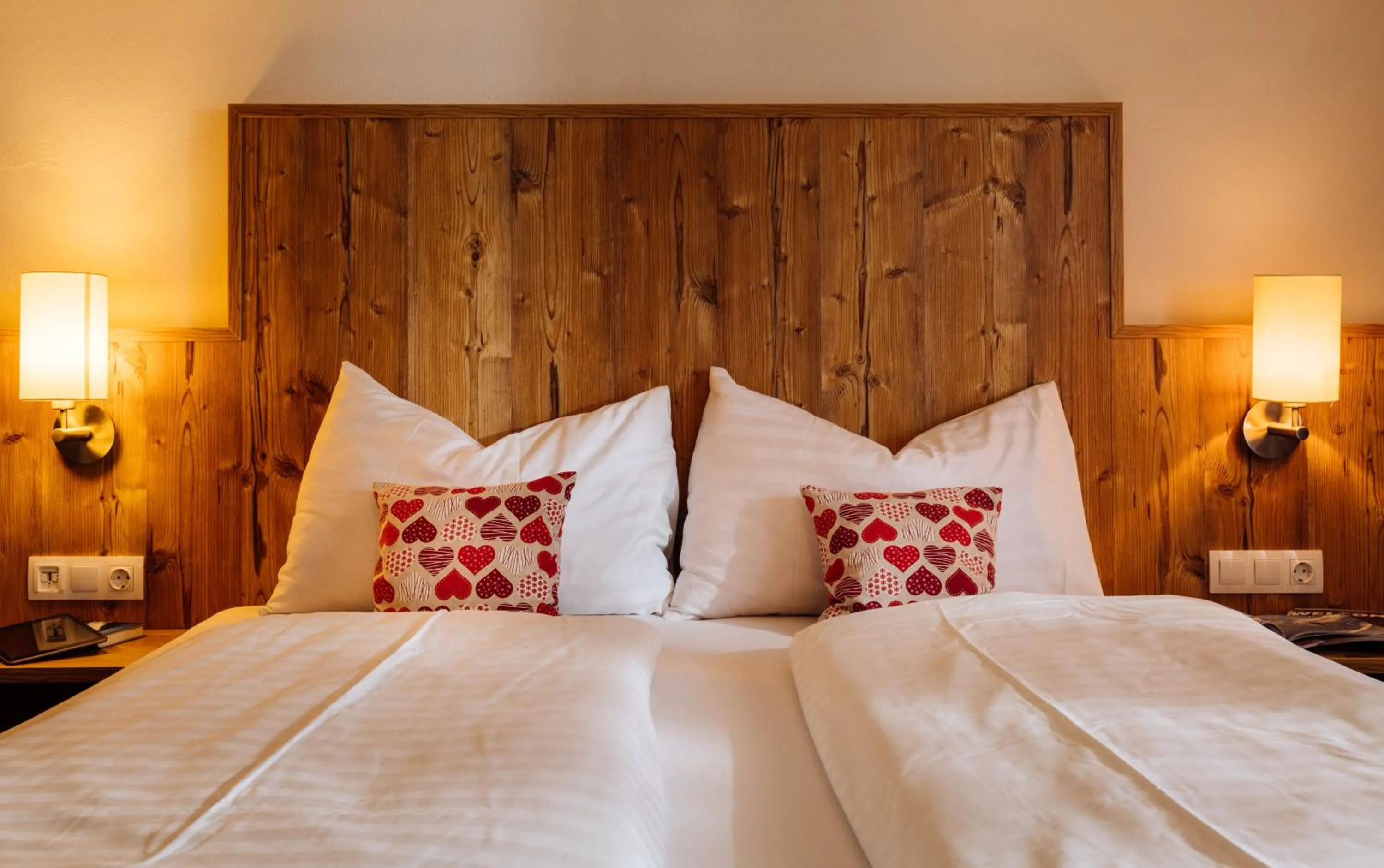 Bed in Hotel Kögele bei Innsbruck Axamer Lizum