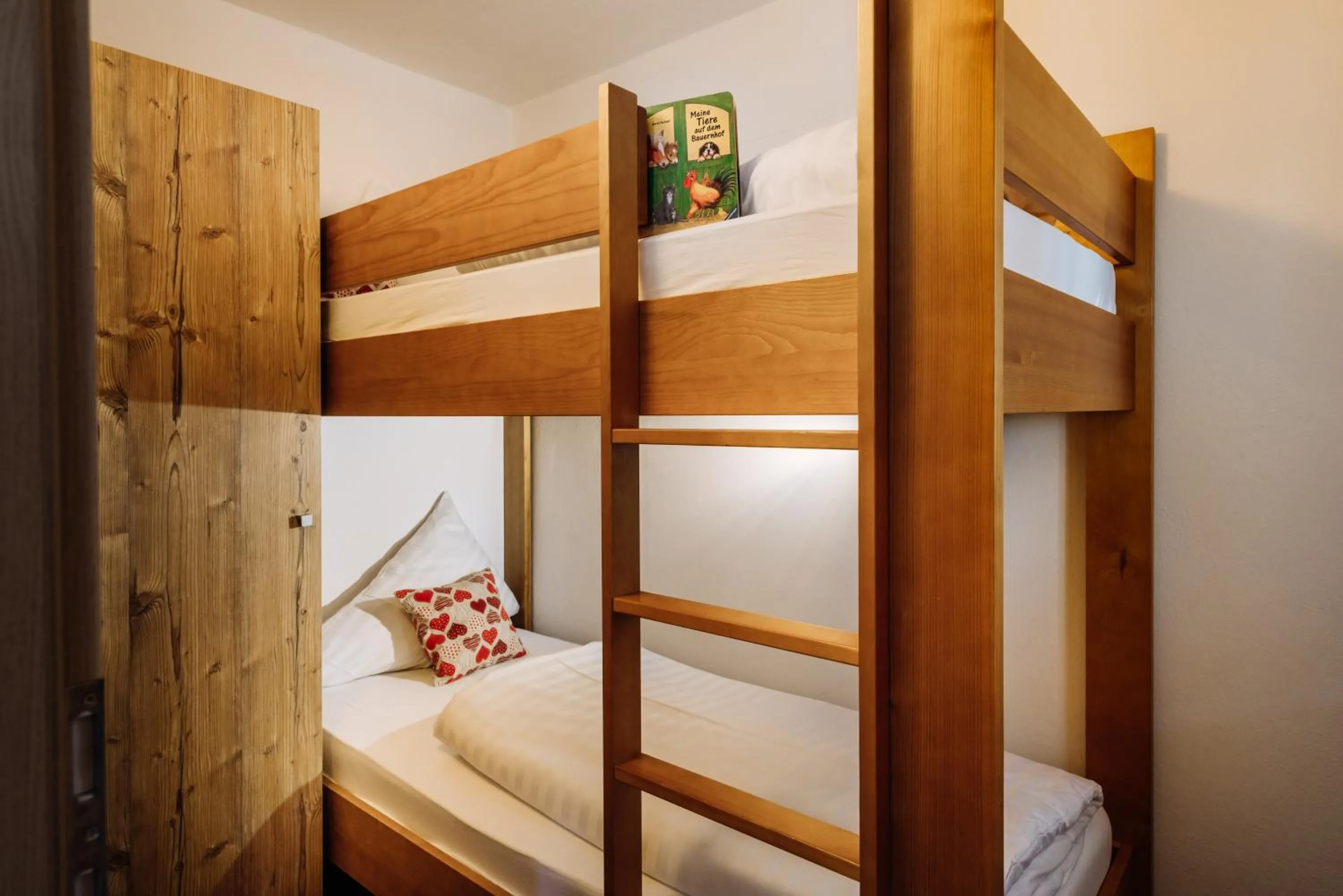 Bed in Hotel Kögele bei Innsbruck Axamer Lizum