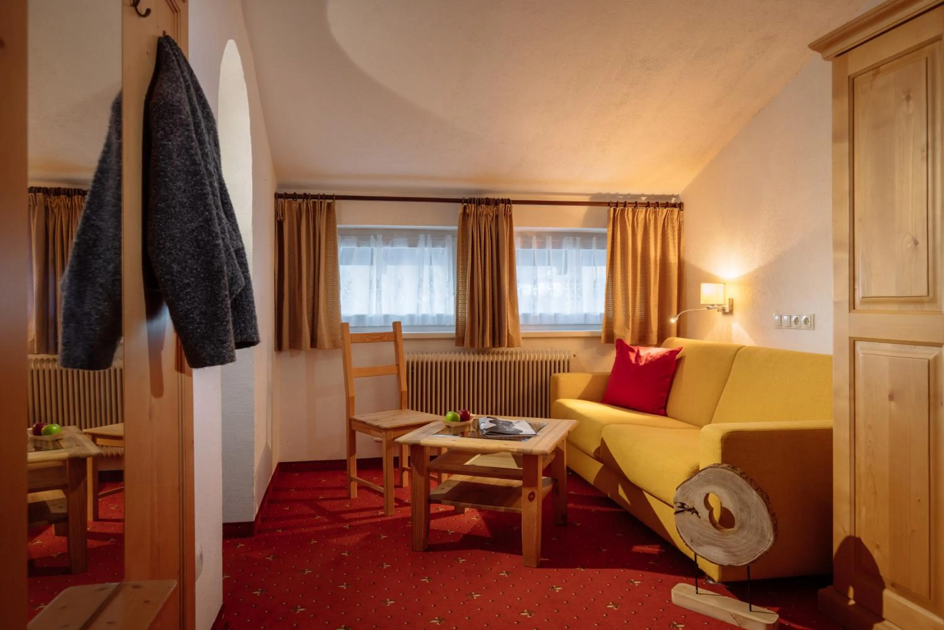 Bed in Hotel Kögele bei Innsbruck Axamer Lizum