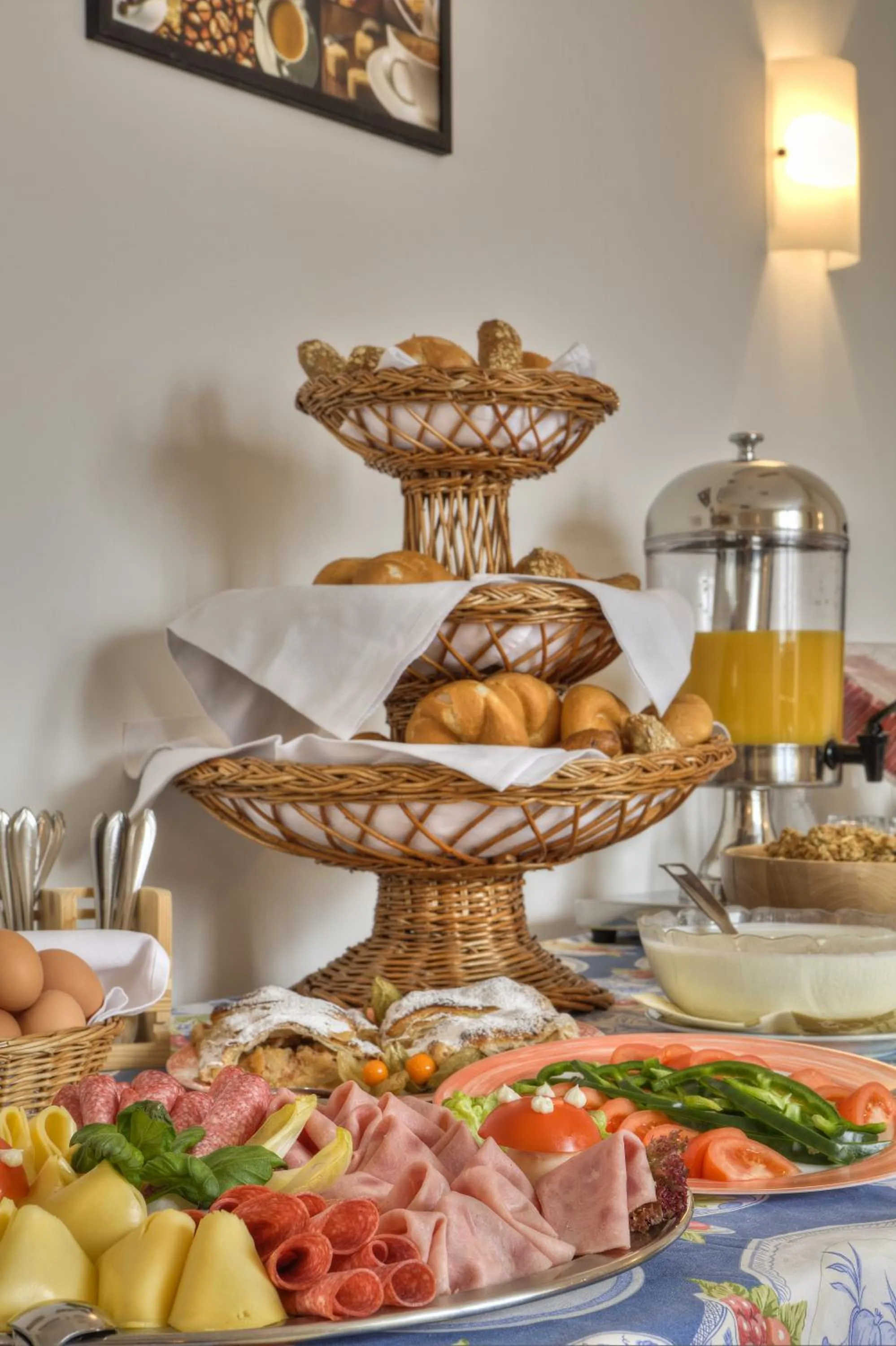 Buffet breakfast in Hotel Kögele bei Innsbruck Axamer Lizum