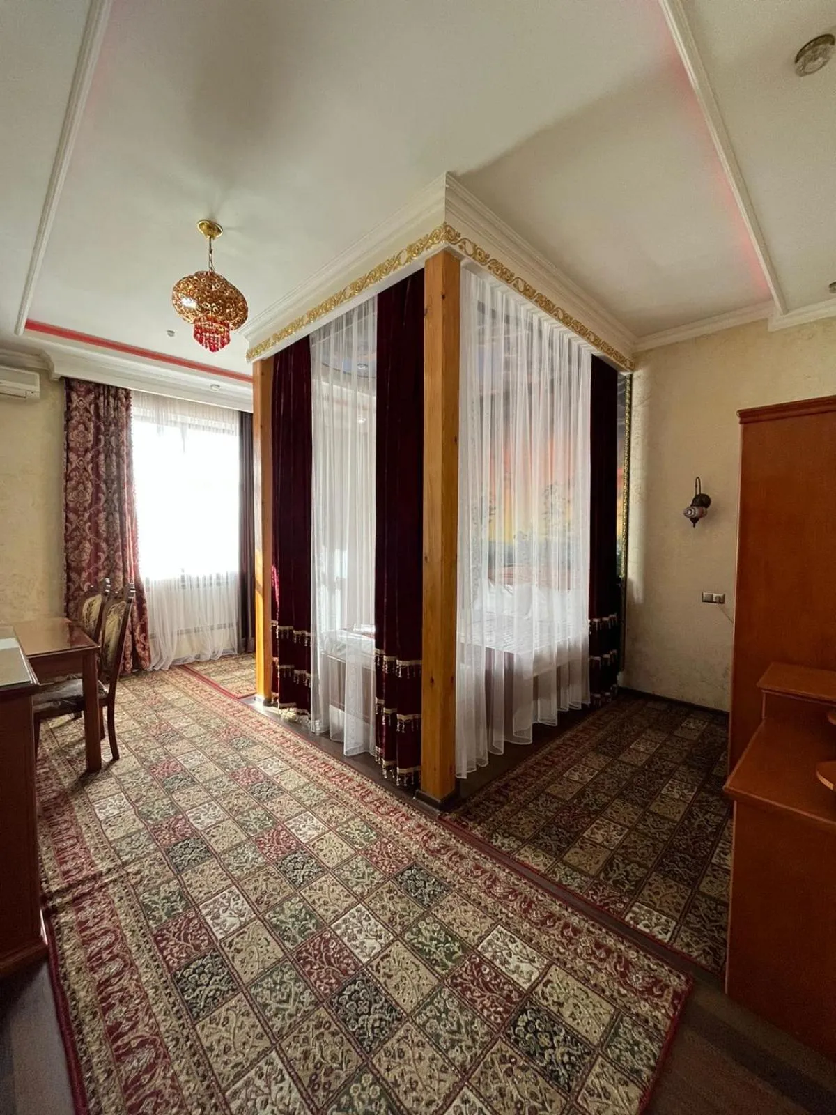 Deluxe King Suite in Akzhol Hotel Almaty