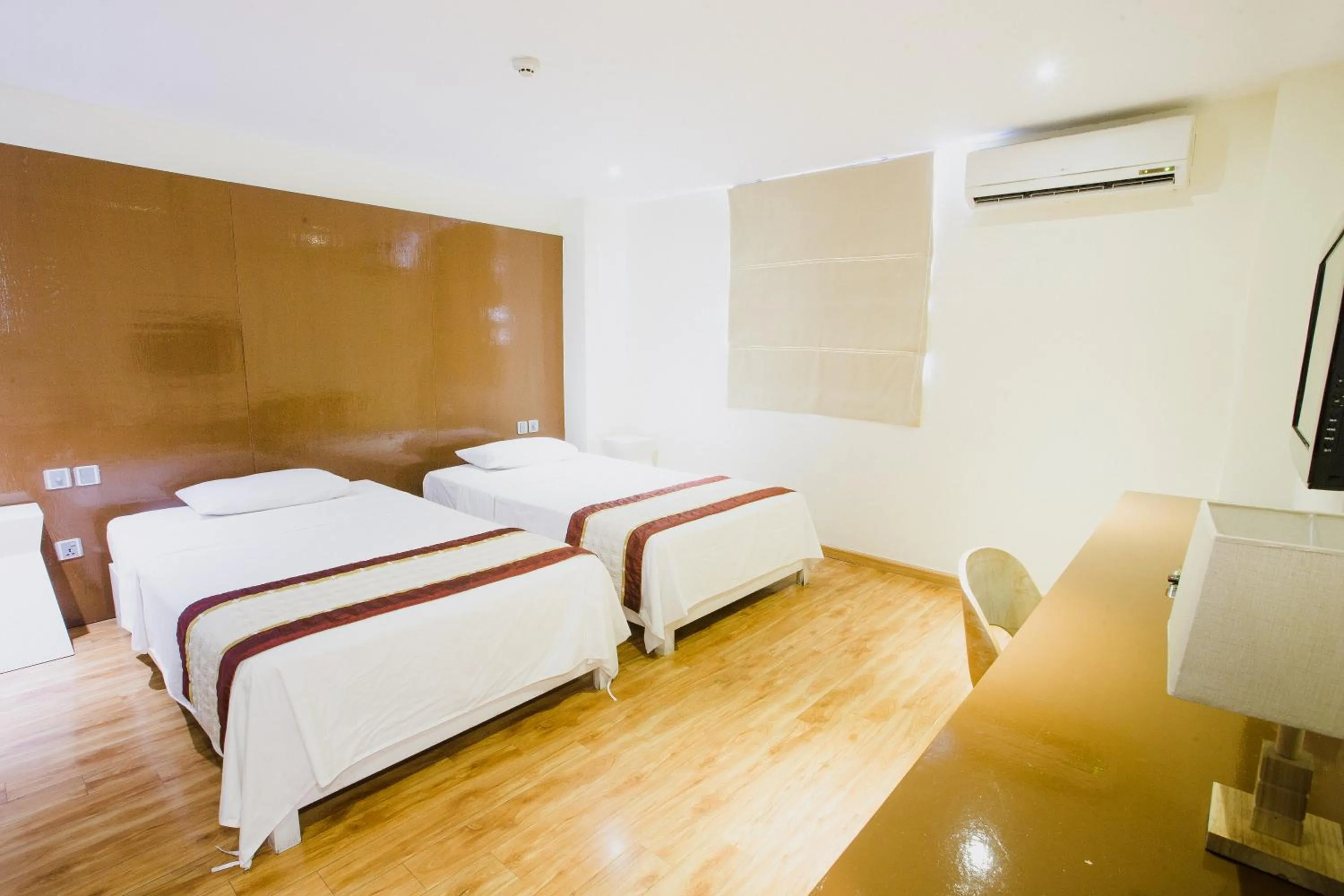 Bathroom in Thu Do Hotel