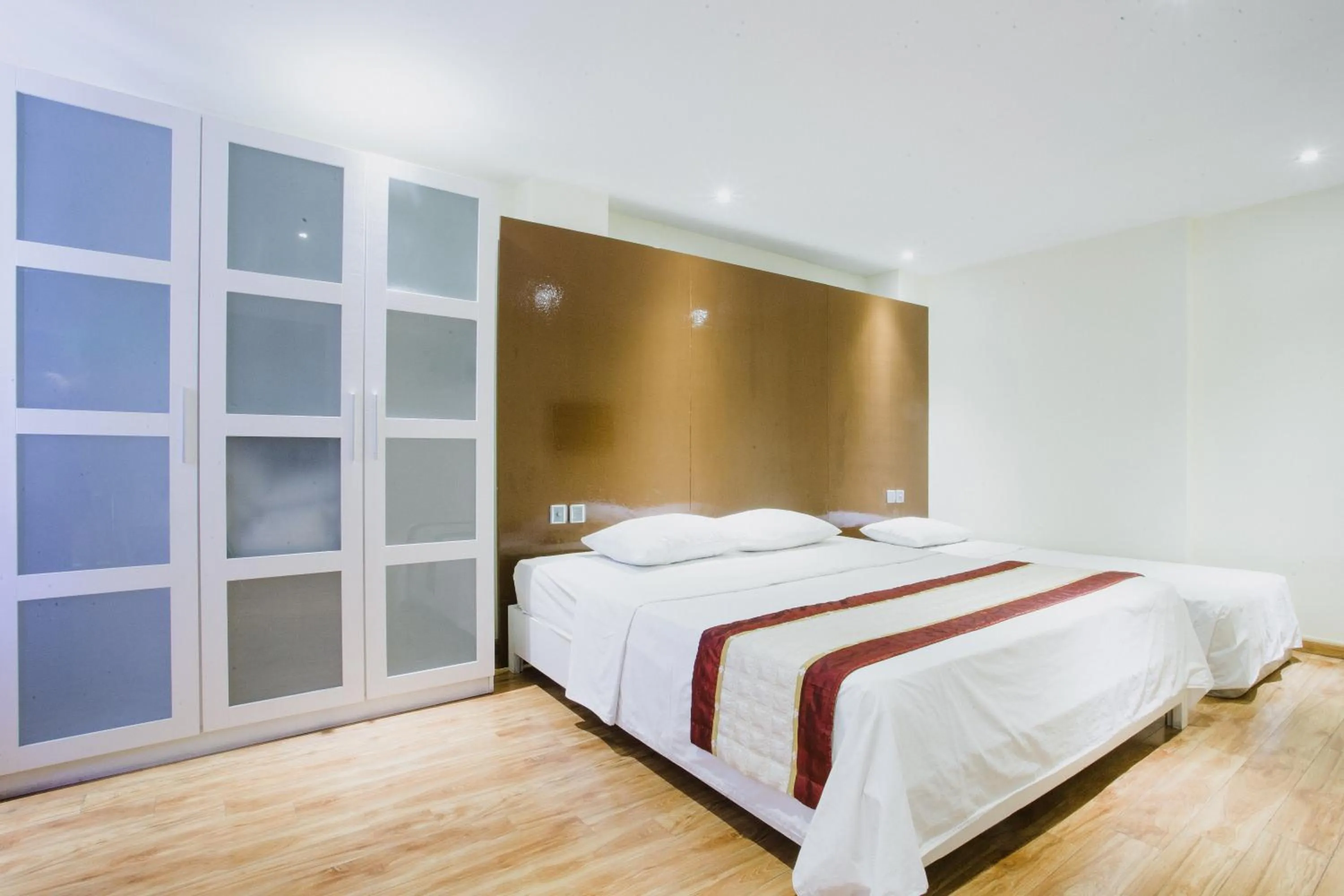 Decorative detail in Thu Do Hotel