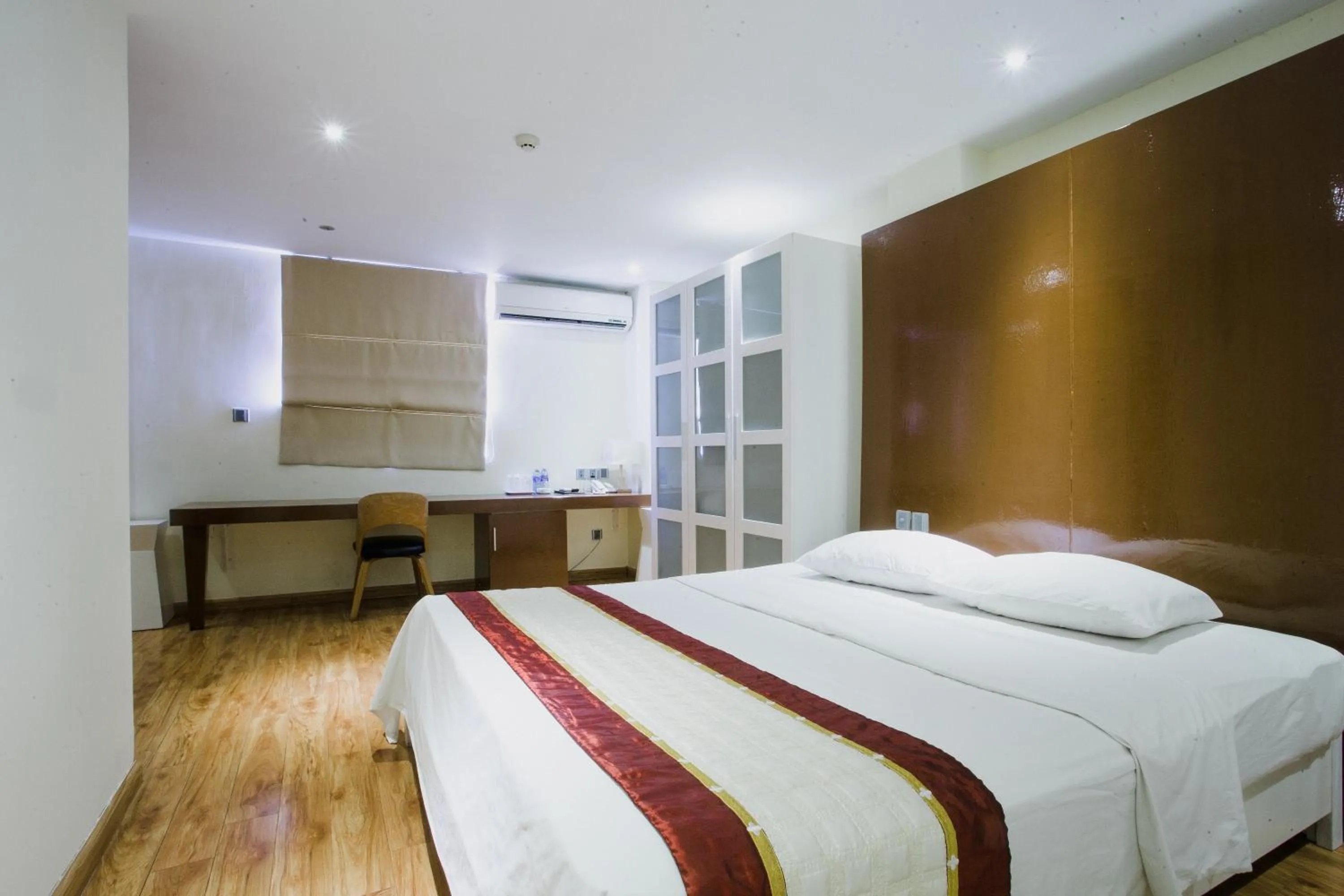 Photo of the whole room in Thu Do Hotel