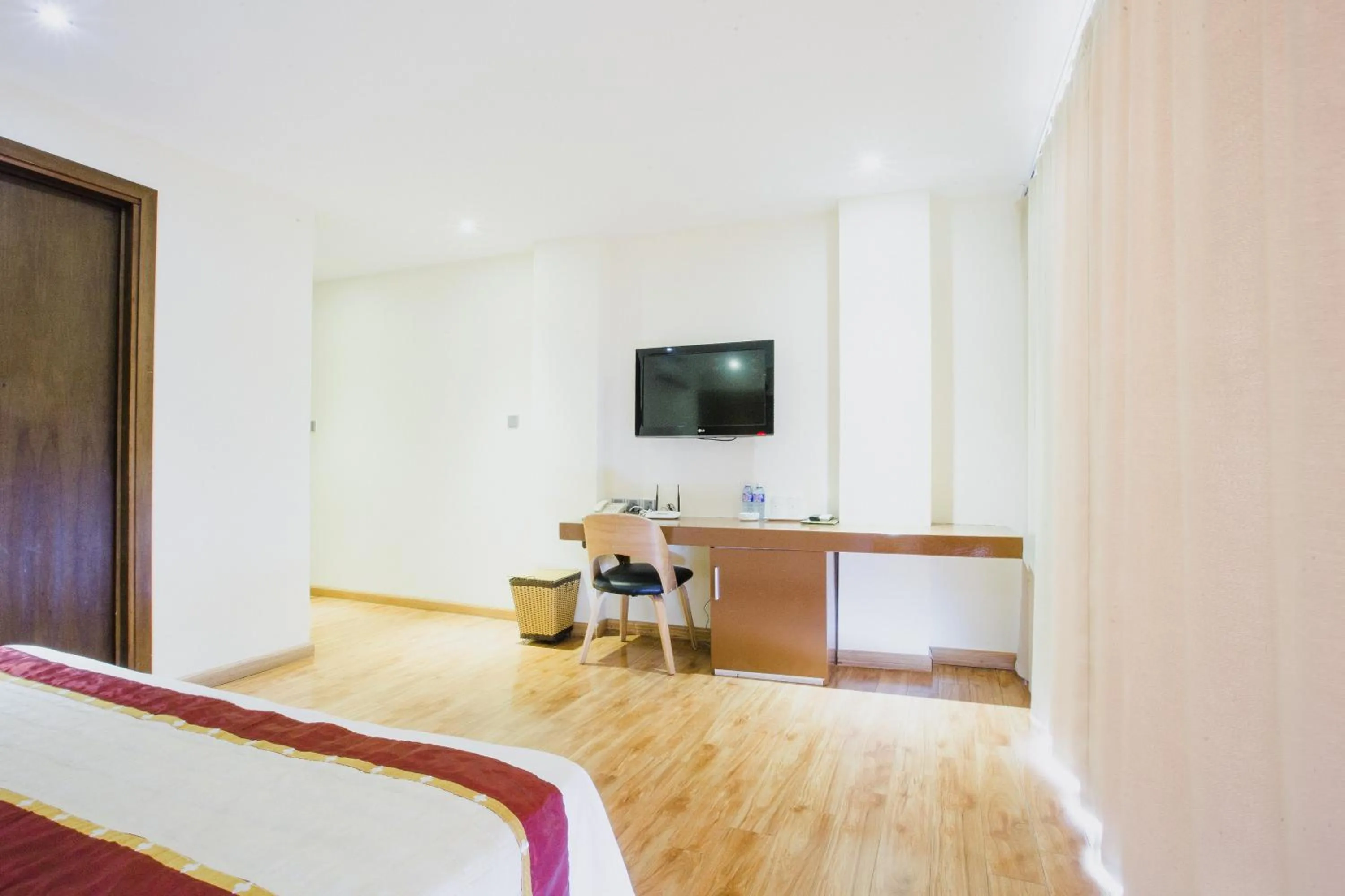 Photo of the whole room in Thu Do Hotel