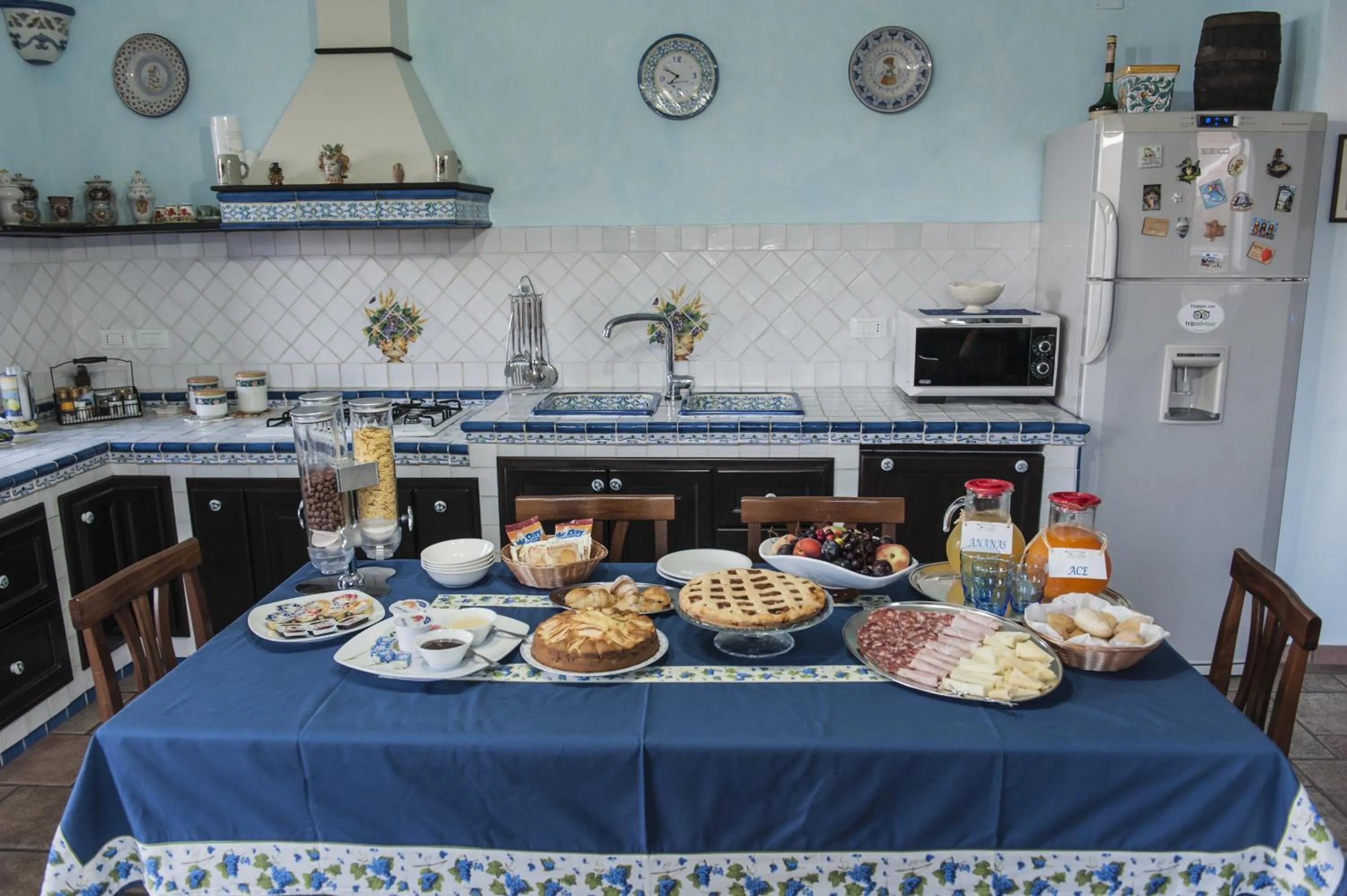 Communal lounge/ TV room in B&B Ottocento Sul Mare