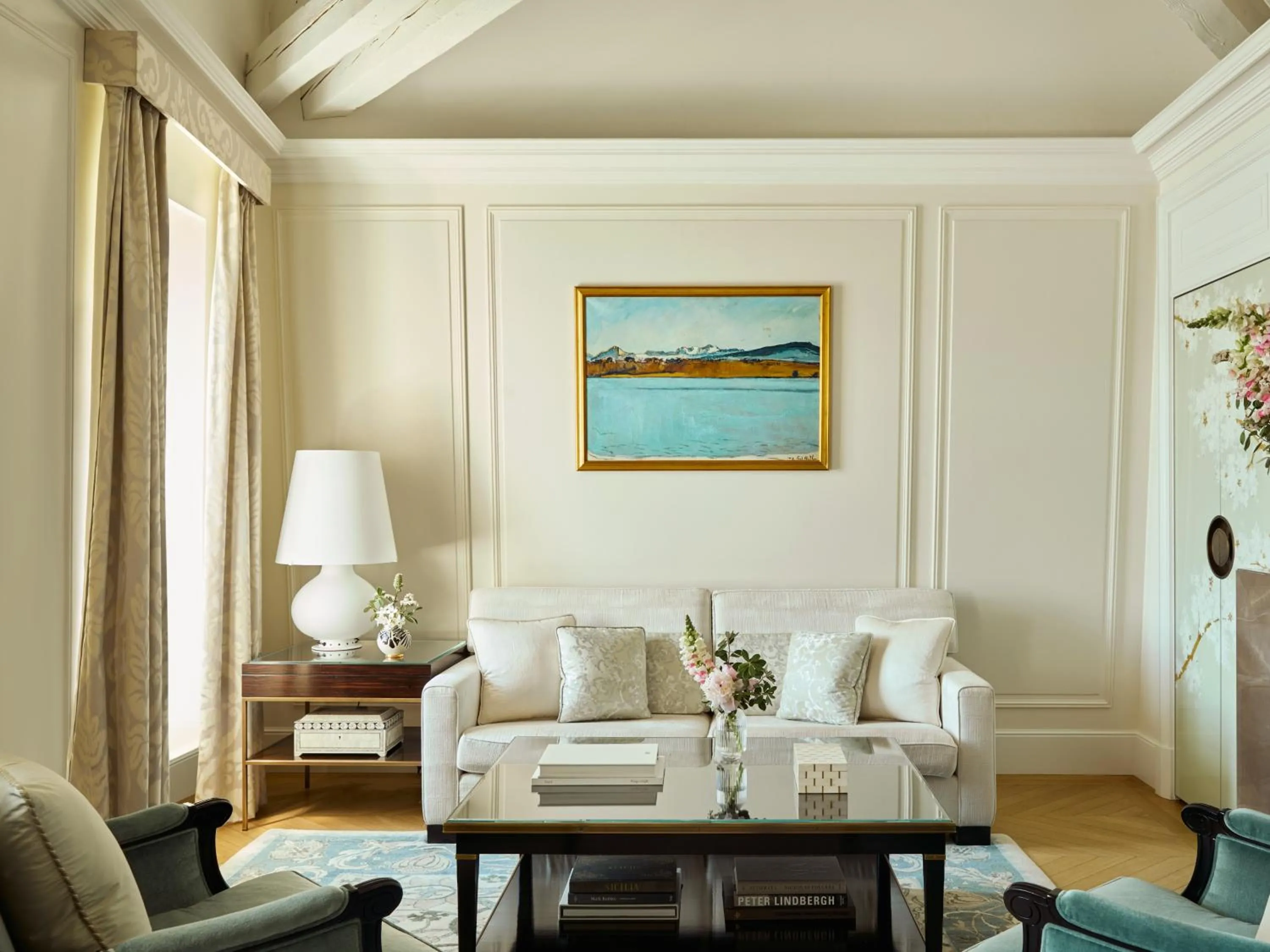 Living room in The Woodward - Auberge Collection