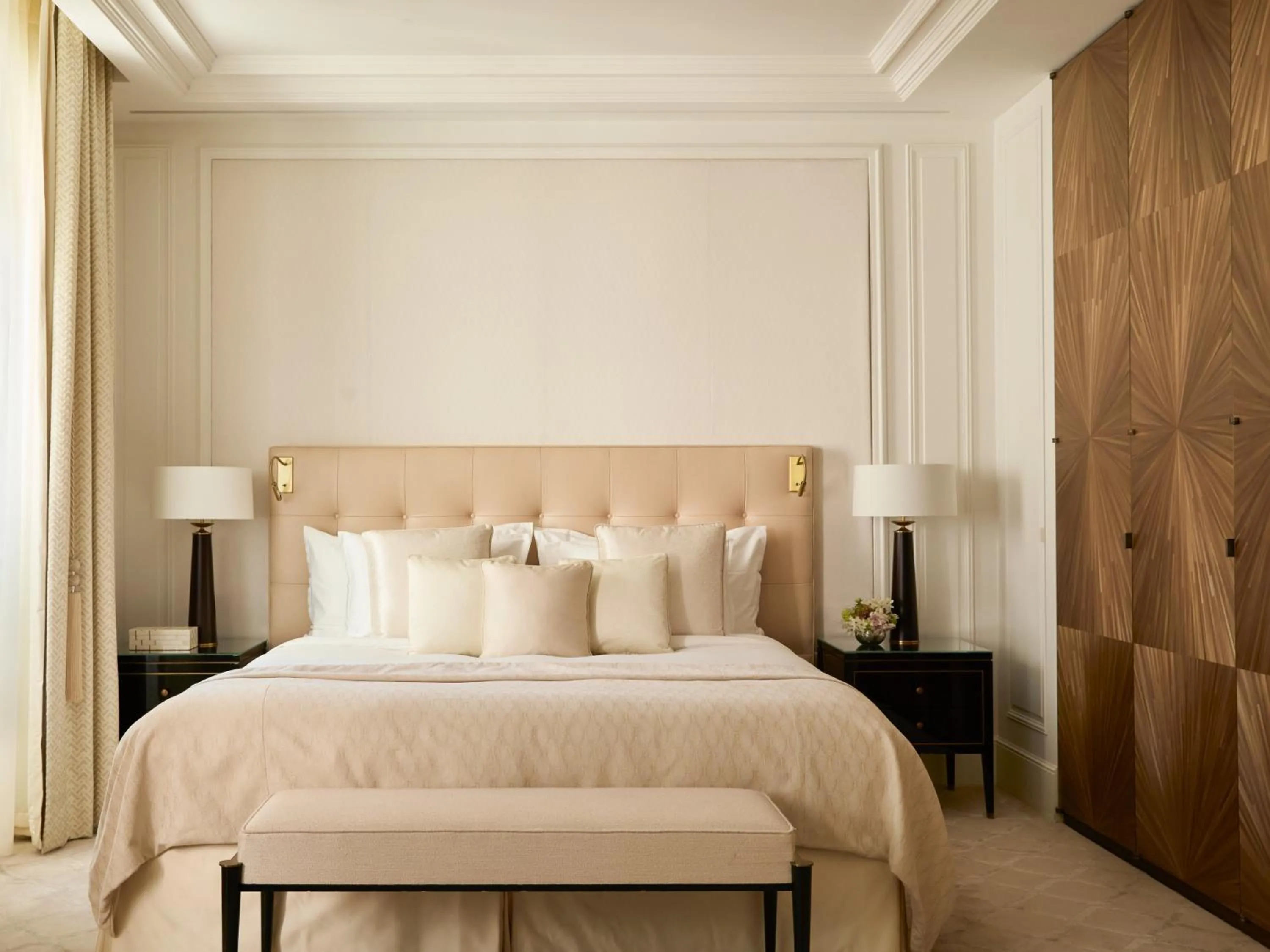 Bed in The Woodward - Auberge Collection