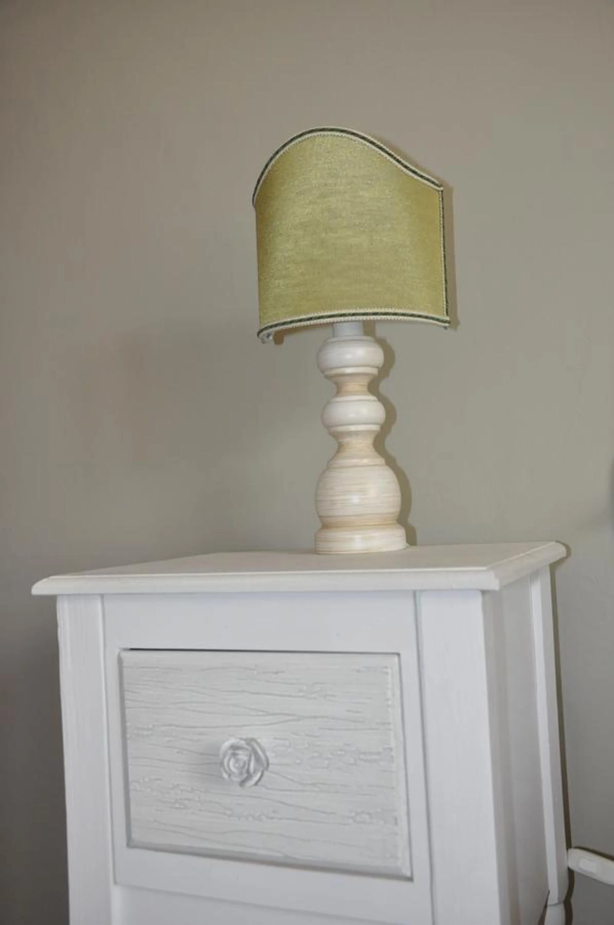 Decorative detail in B&B Iris